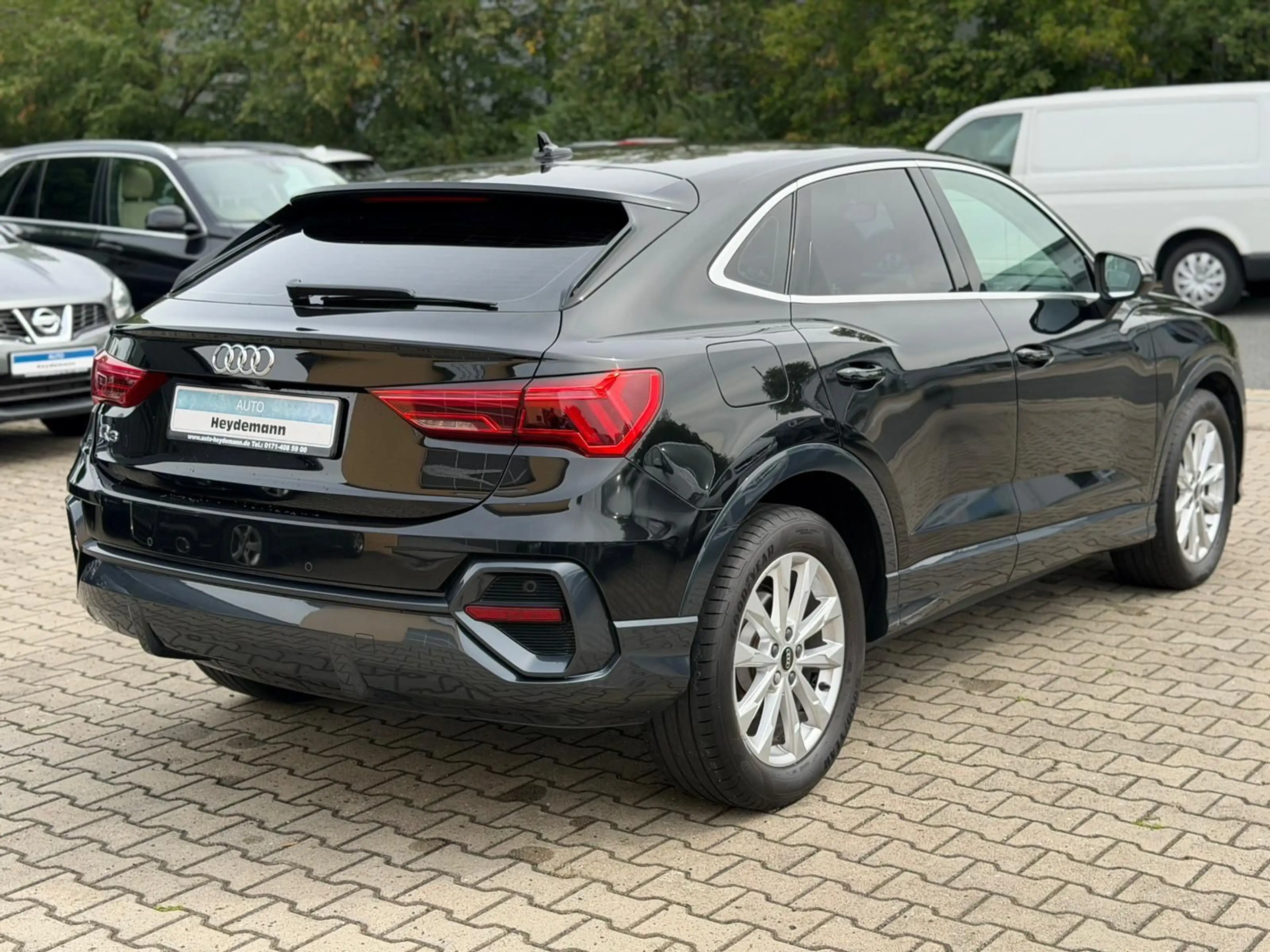 Audi Q3 Sportback 35 TDI Sline — photo 9