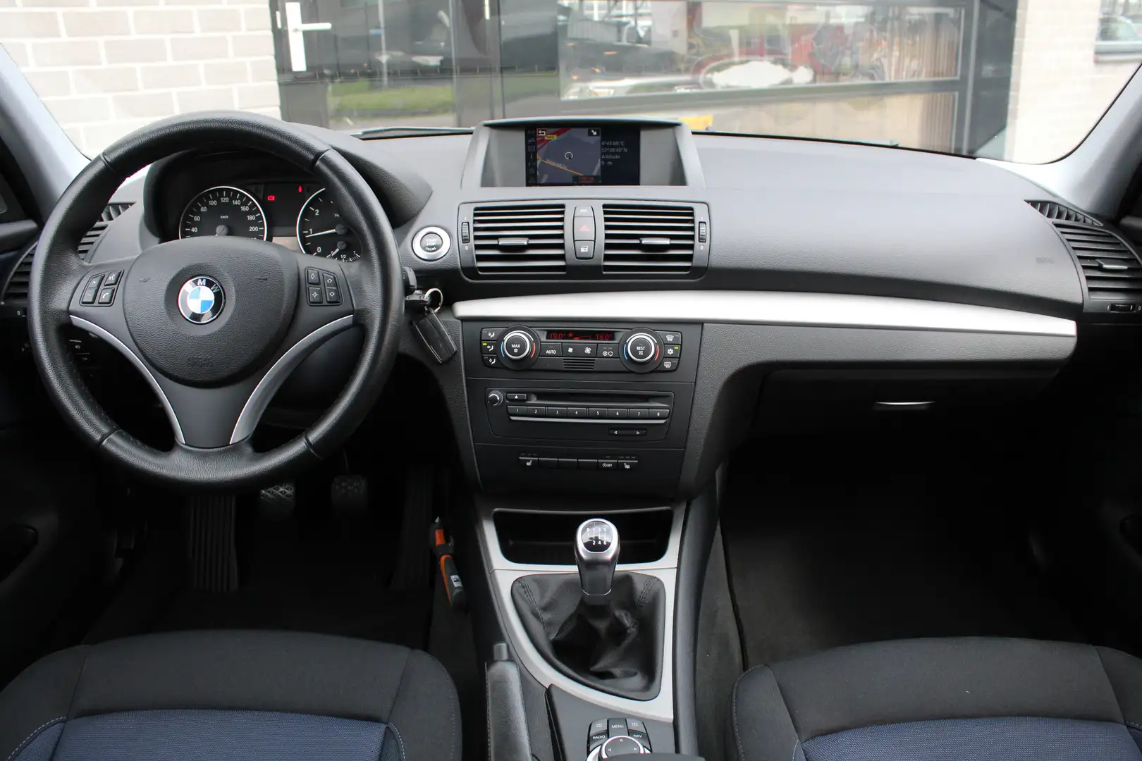 BMW 116 1-serie 116i Business Line / Navigatie / Stoelverw Blauw - 2