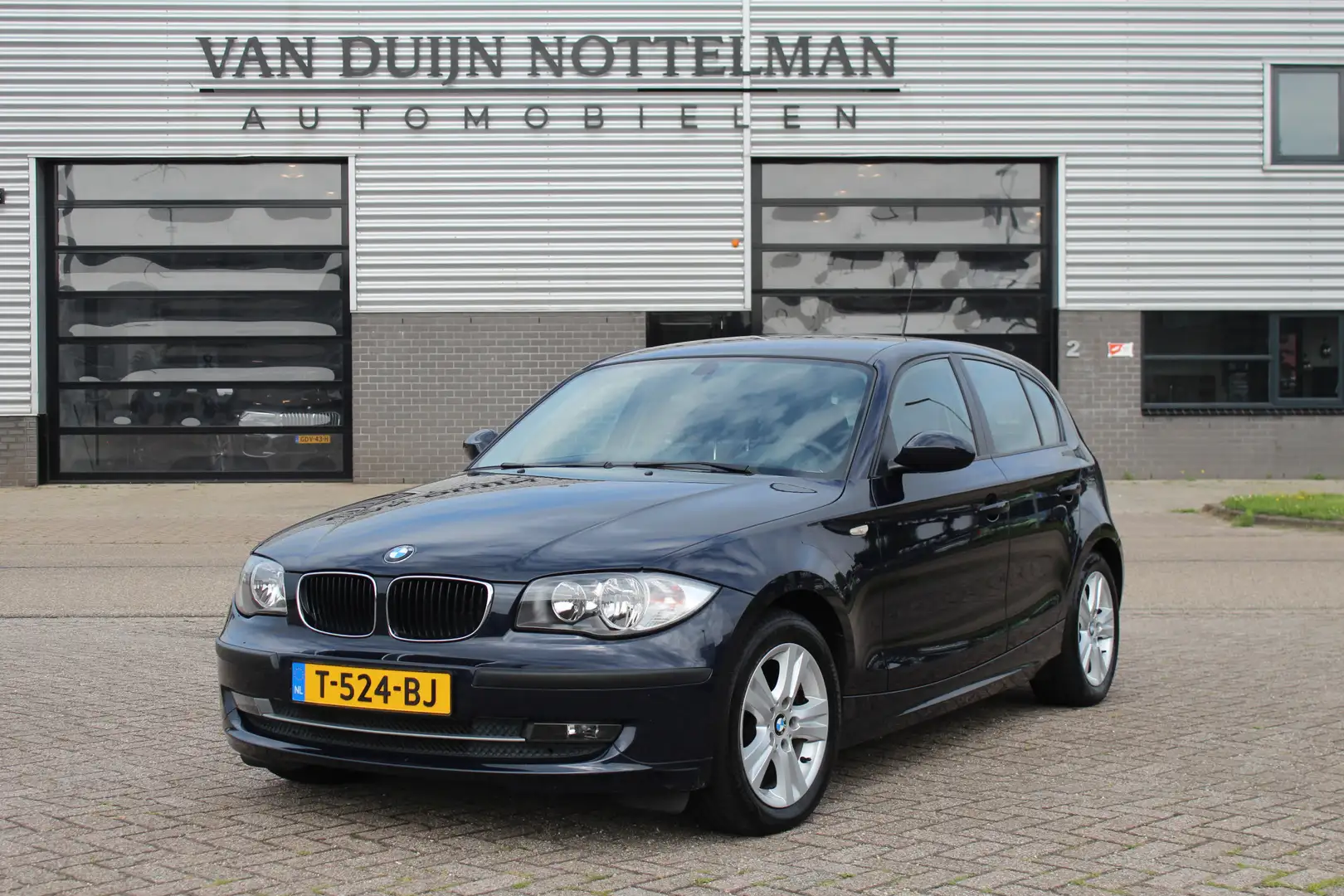 BMW 116 1-serie 116i Business Line / Navigatie / Stoelverw Blauw - 1