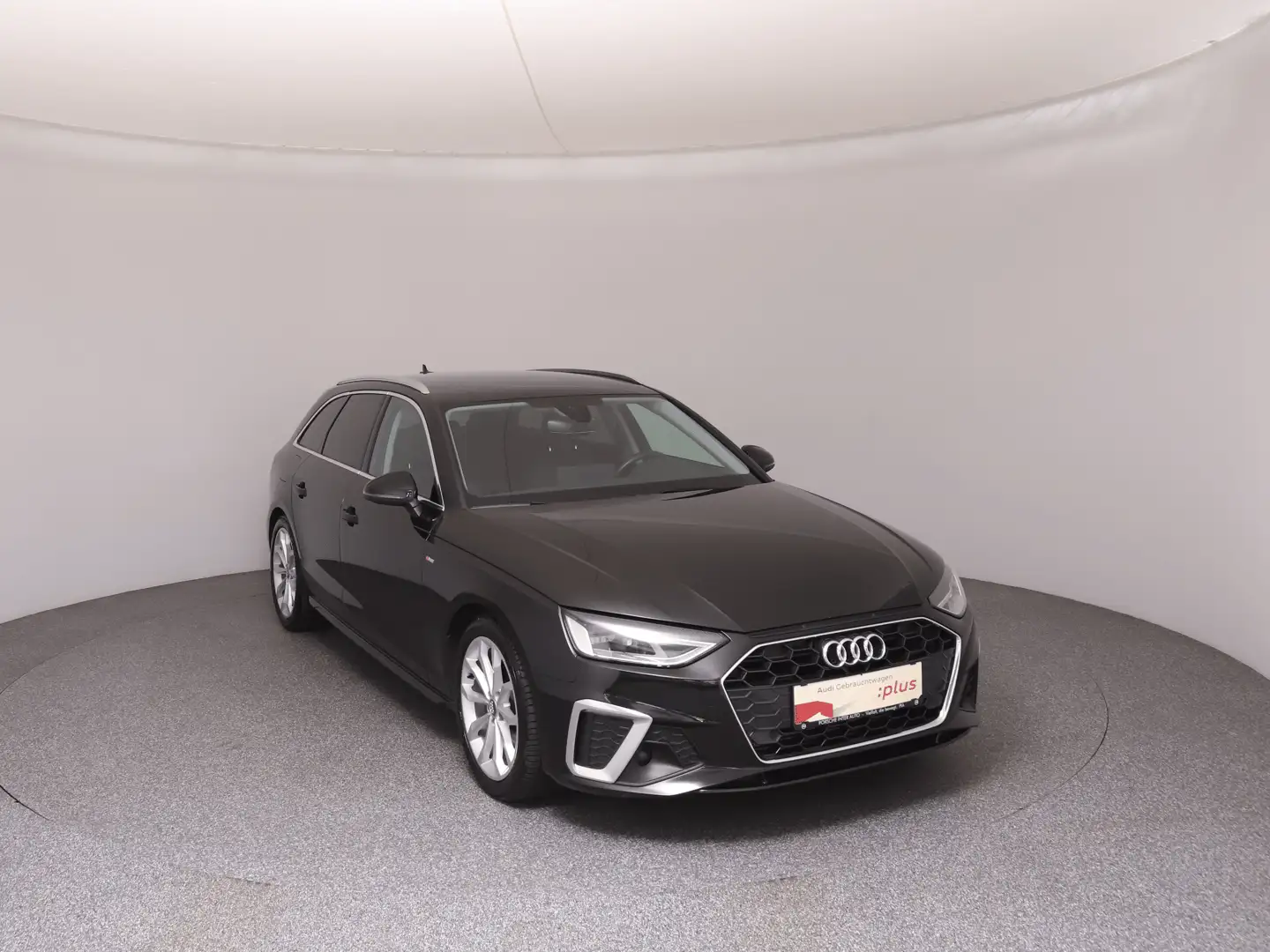 Audi A4 35 TFSI S line Schwarz - 2