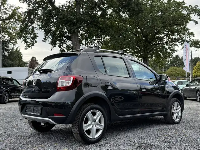 Dacia Sandero Stepway view 3