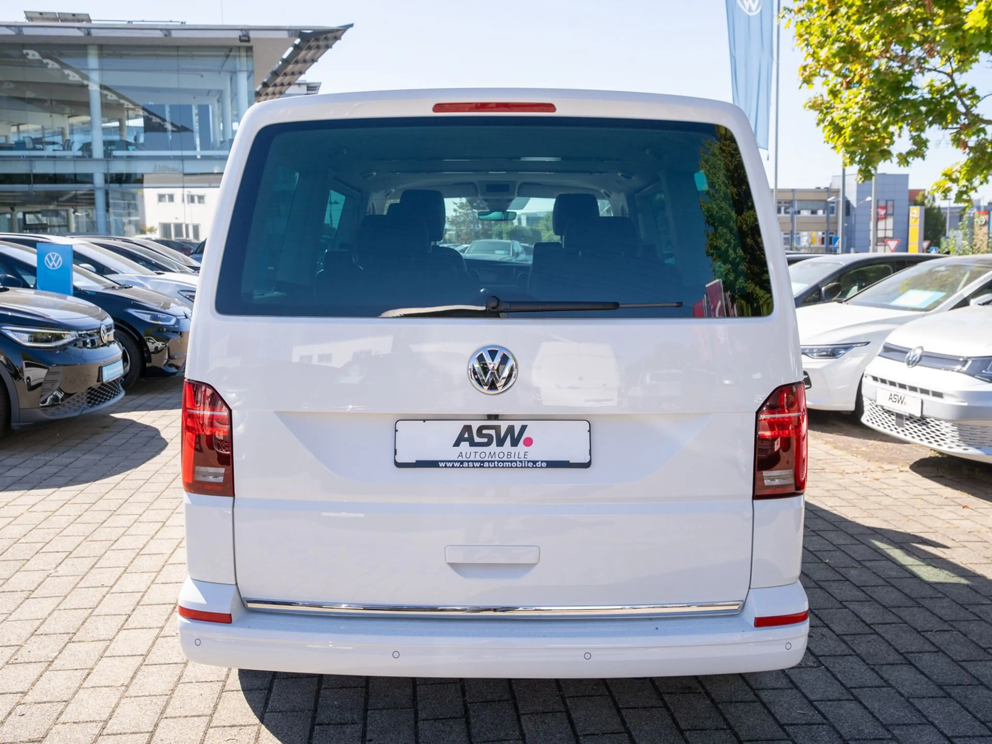 Volkswagen T6.1 Multivan Exclusive 2.0TDI 4M DSG RFK Stdhzg — photo 9