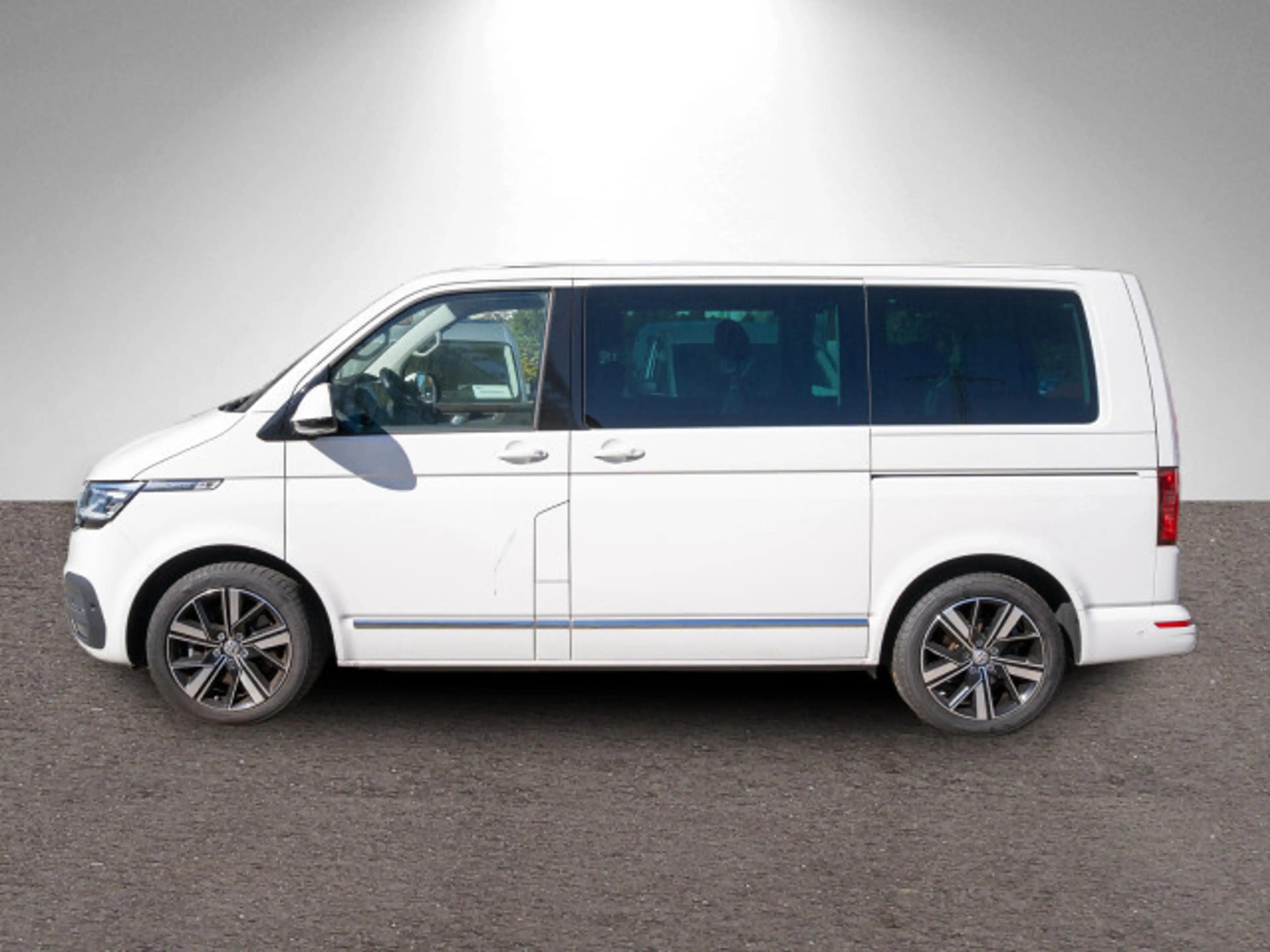 Volkswagen T6.1 Multivan Exclusive 2.0TDI 4M DSG RFK Stdhzg — photo 4
