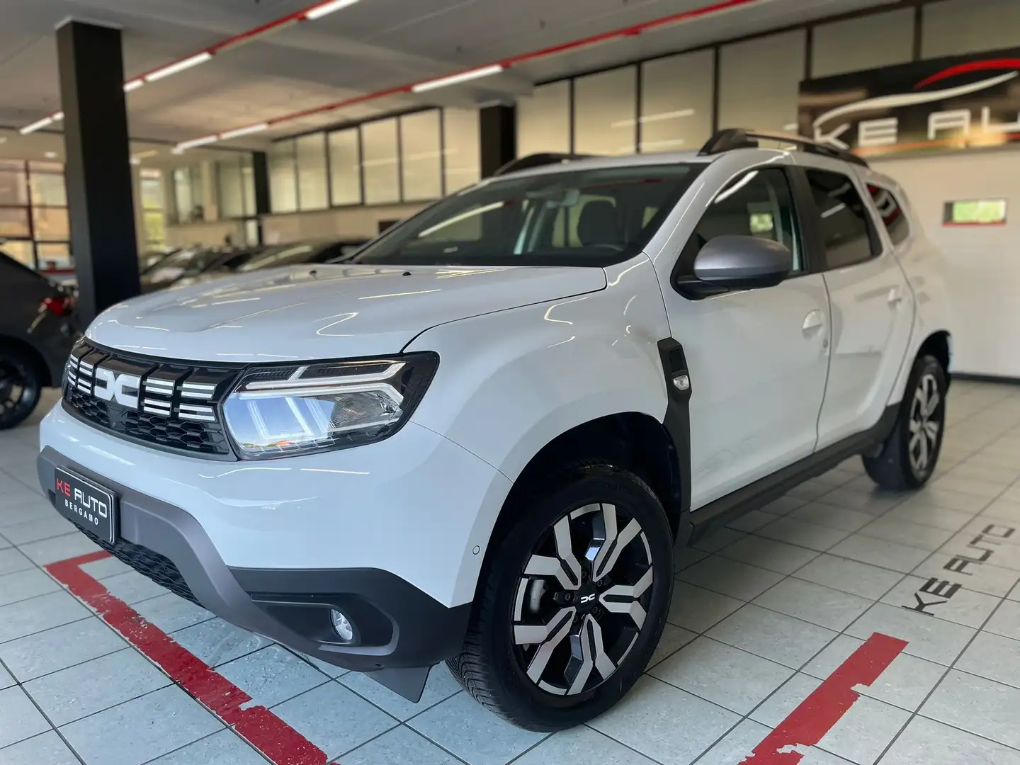 Dacia Duster II 2021 1.0 tce Journey UP Gpl 4x2 100cv Blanc - 1