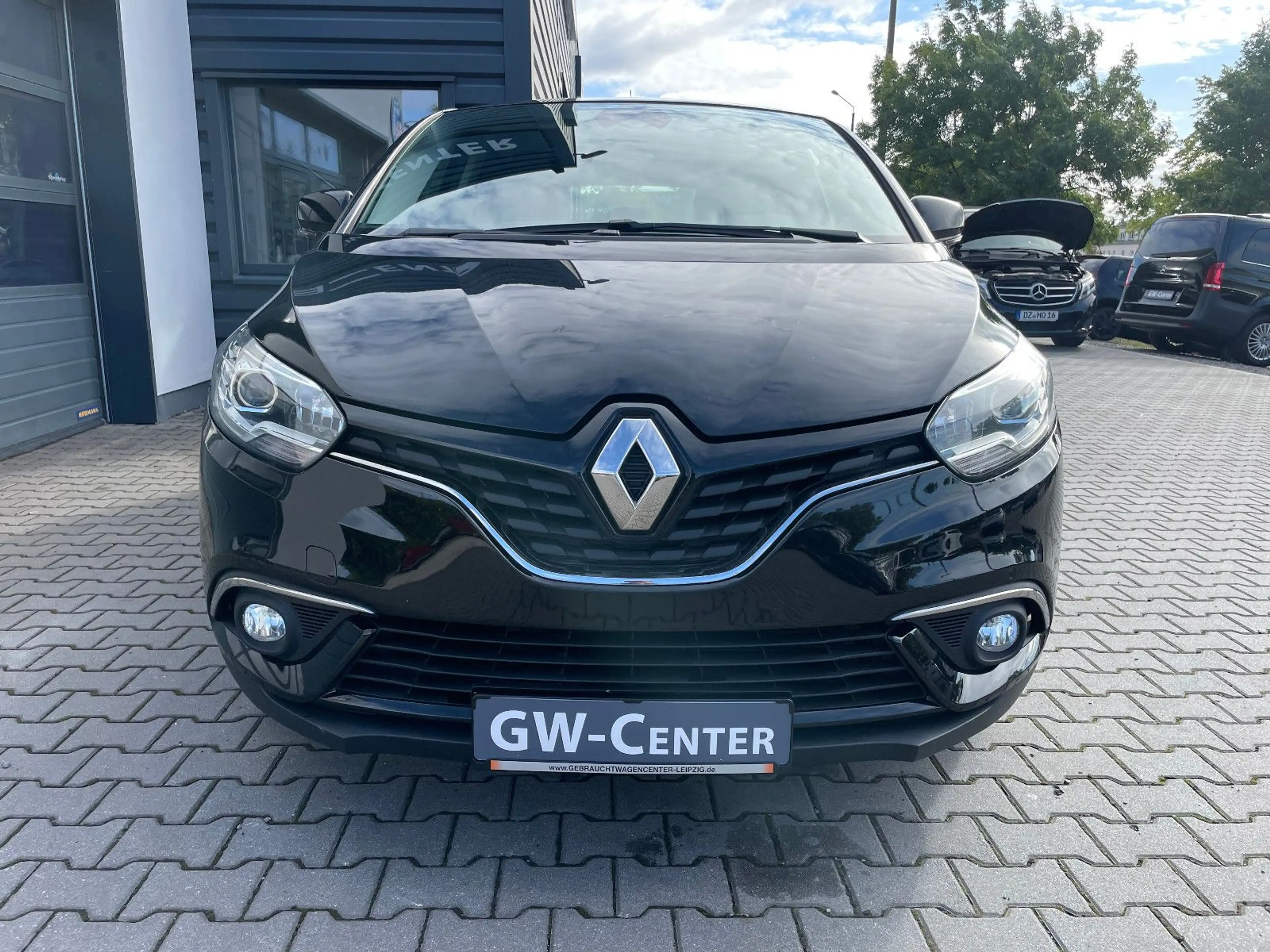 Renault Scenic IV Experience Navi / Tempomat / 1.Hand — photo 2