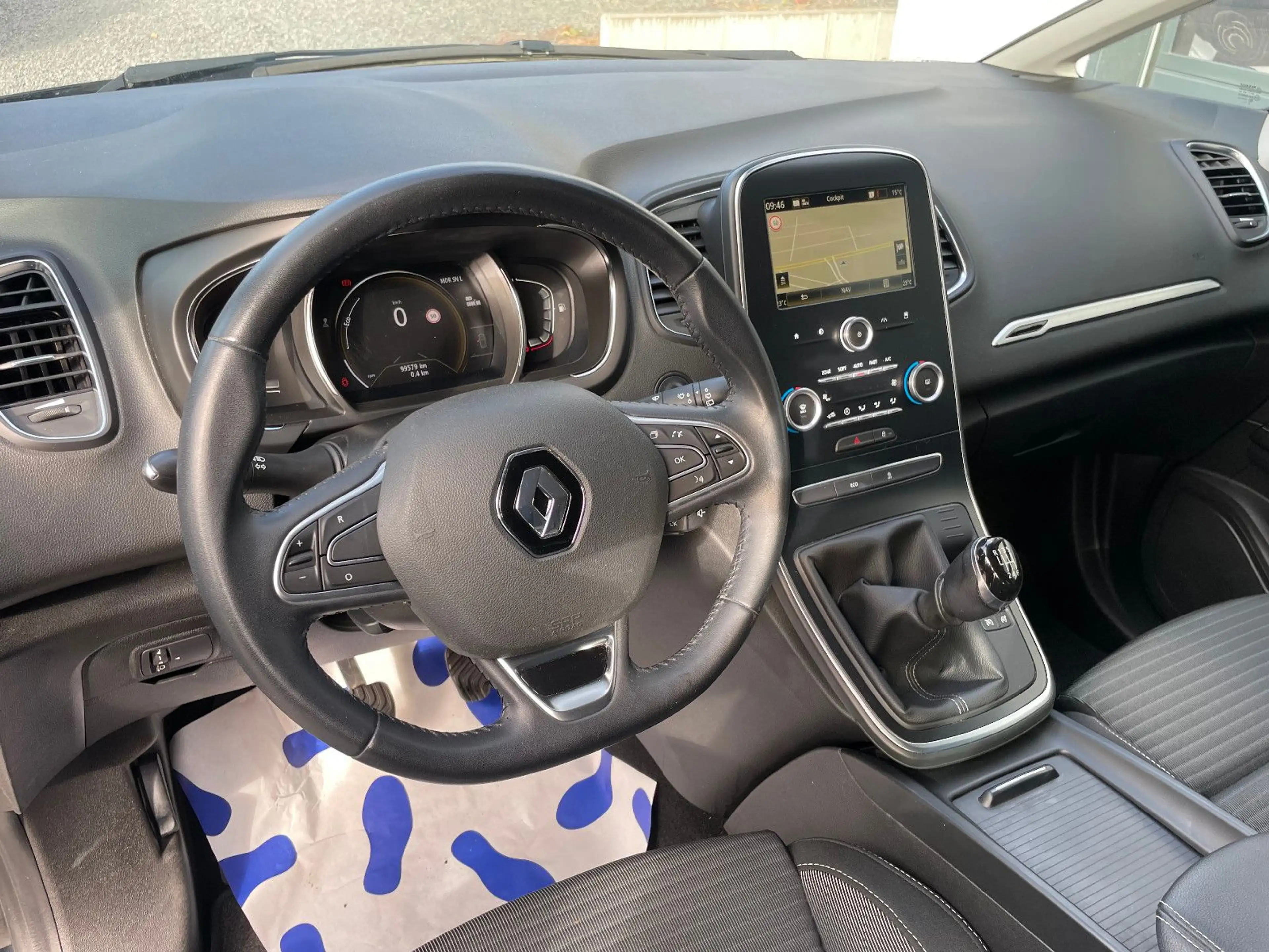 Renault Scenic IV Experience Navi / Tempomat / 1.Hand — photo 12