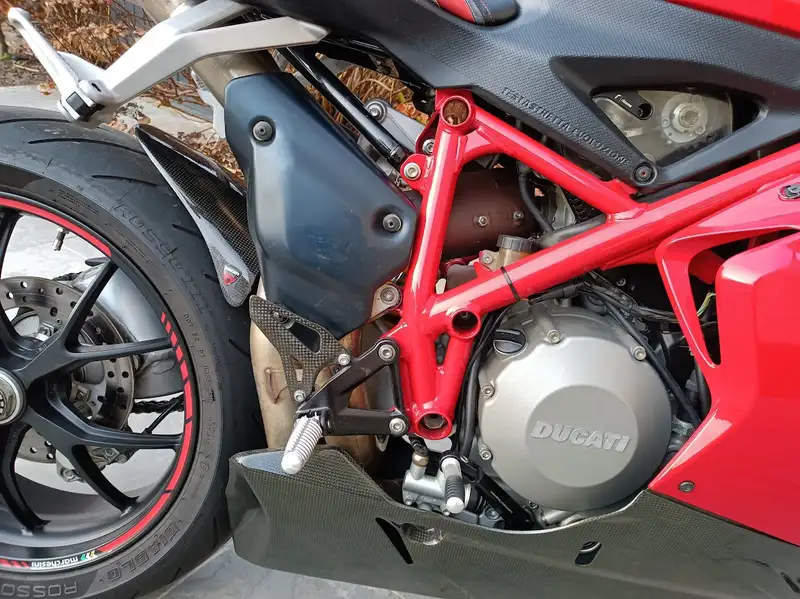 Ducati 848 - foto 6