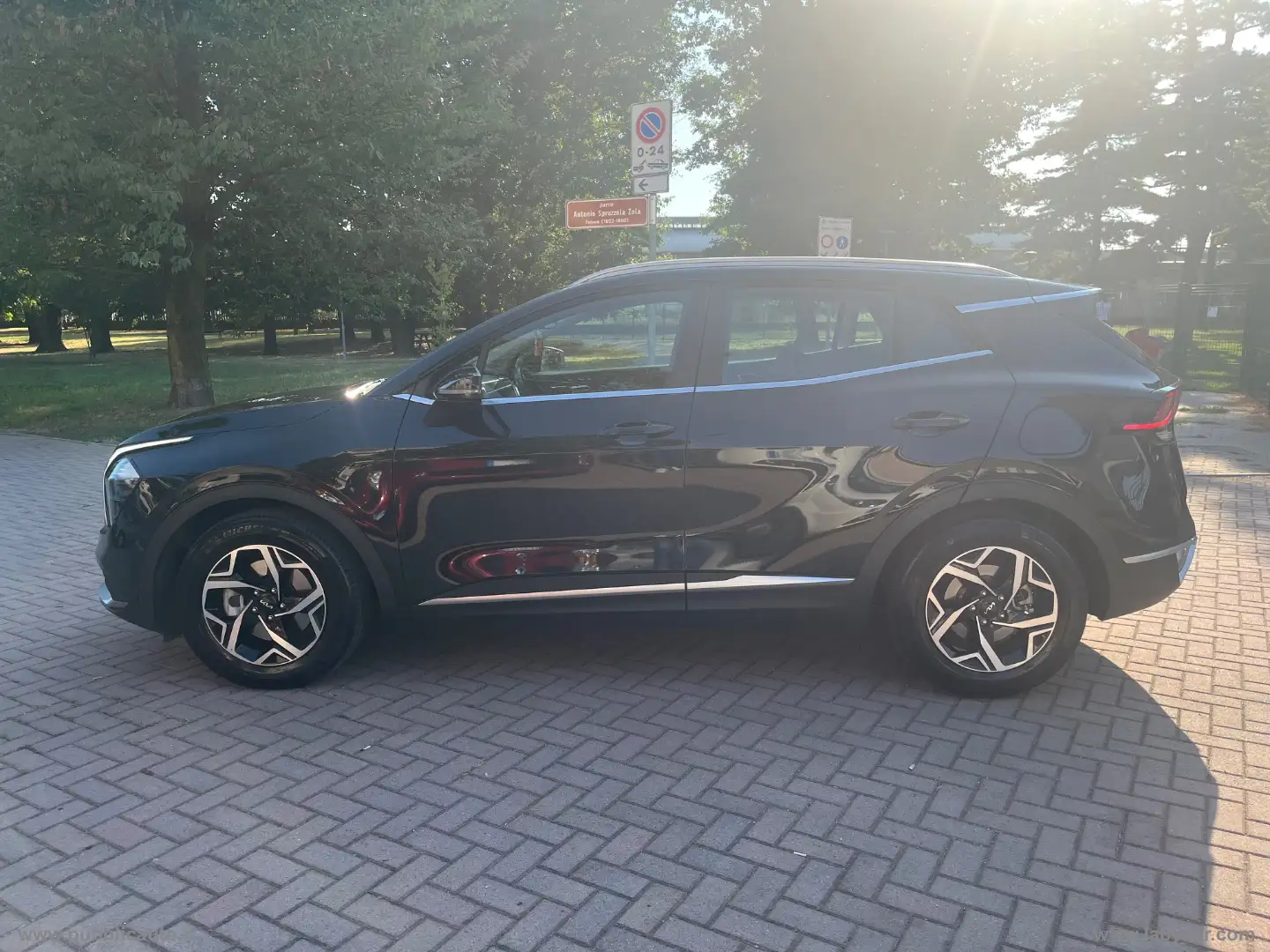 Kia Sportage 1.6 TGDi GPL Business Schwarz - 2
