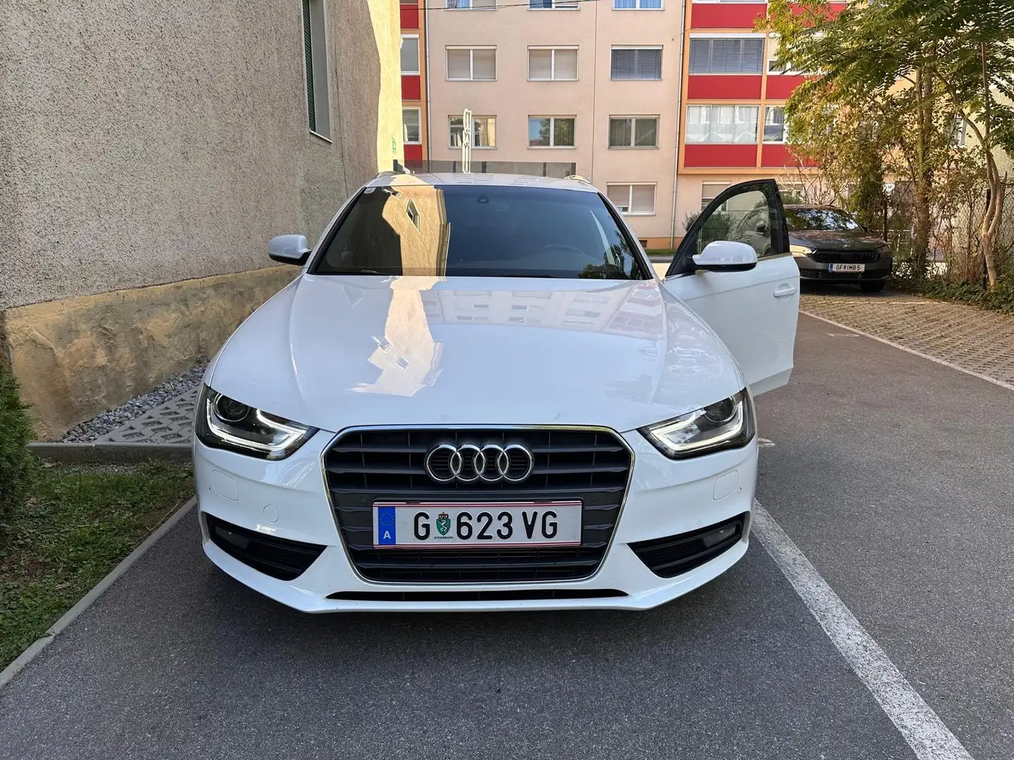 Audi A4 Avant 2.0 TDI S-Line Weiß - 2