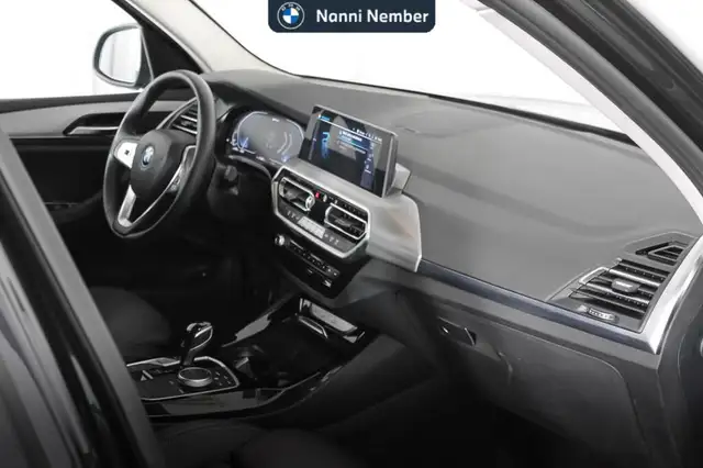 BMW X3 view 8