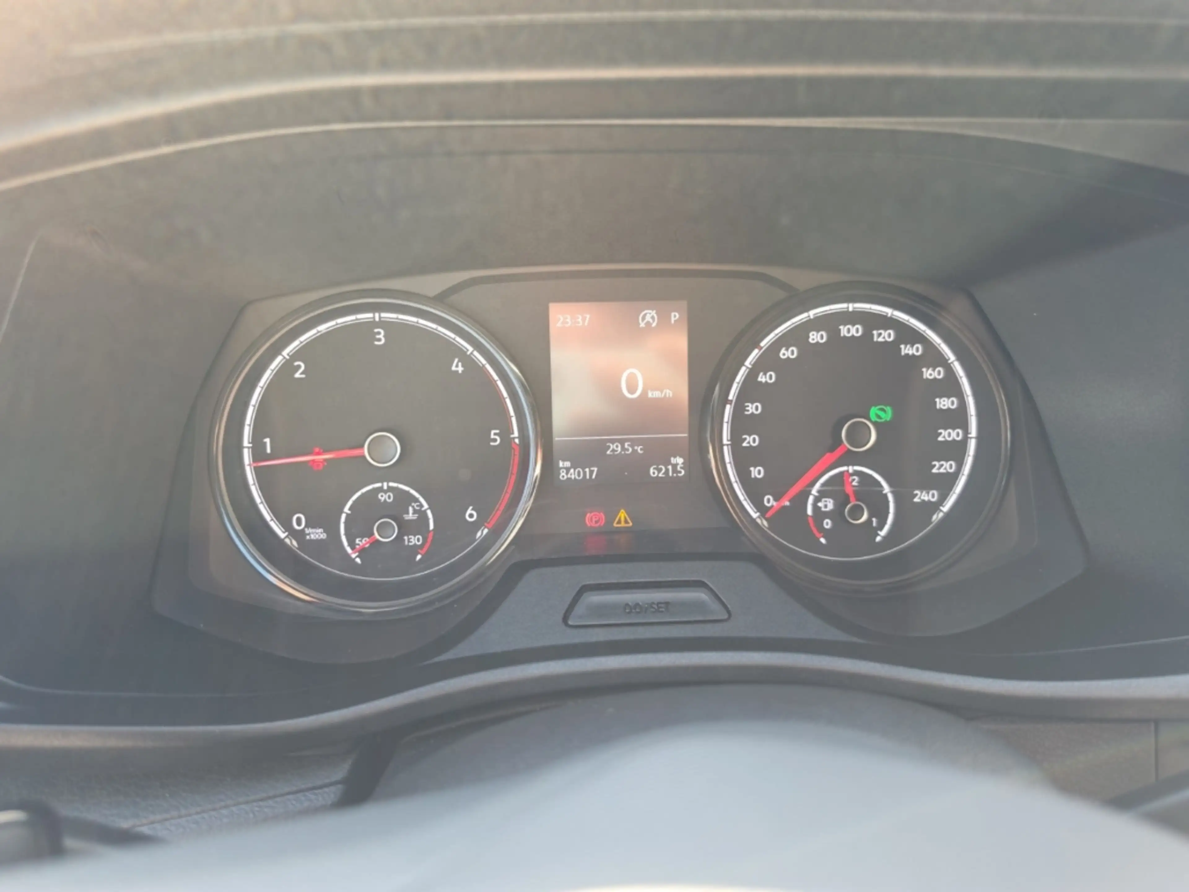 Volkswagen T6.1 Multivan Family DSG SHZ Rückfahrkamera Tisch + Sitz — photo 14