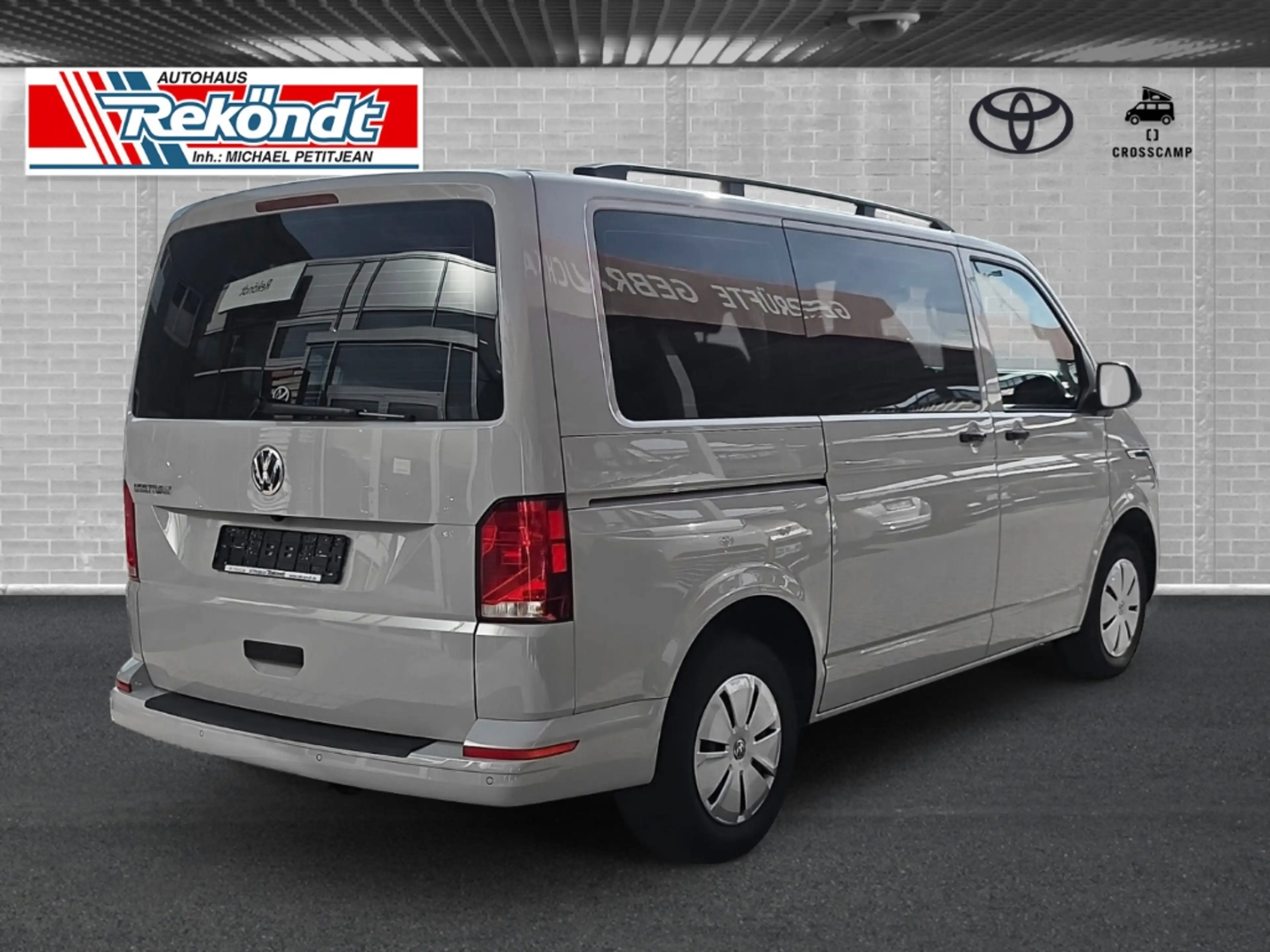 Volkswagen T6.1 Multivan Family DSG SHZ Rückfahrkamera Tisch + Sitz — photo 2