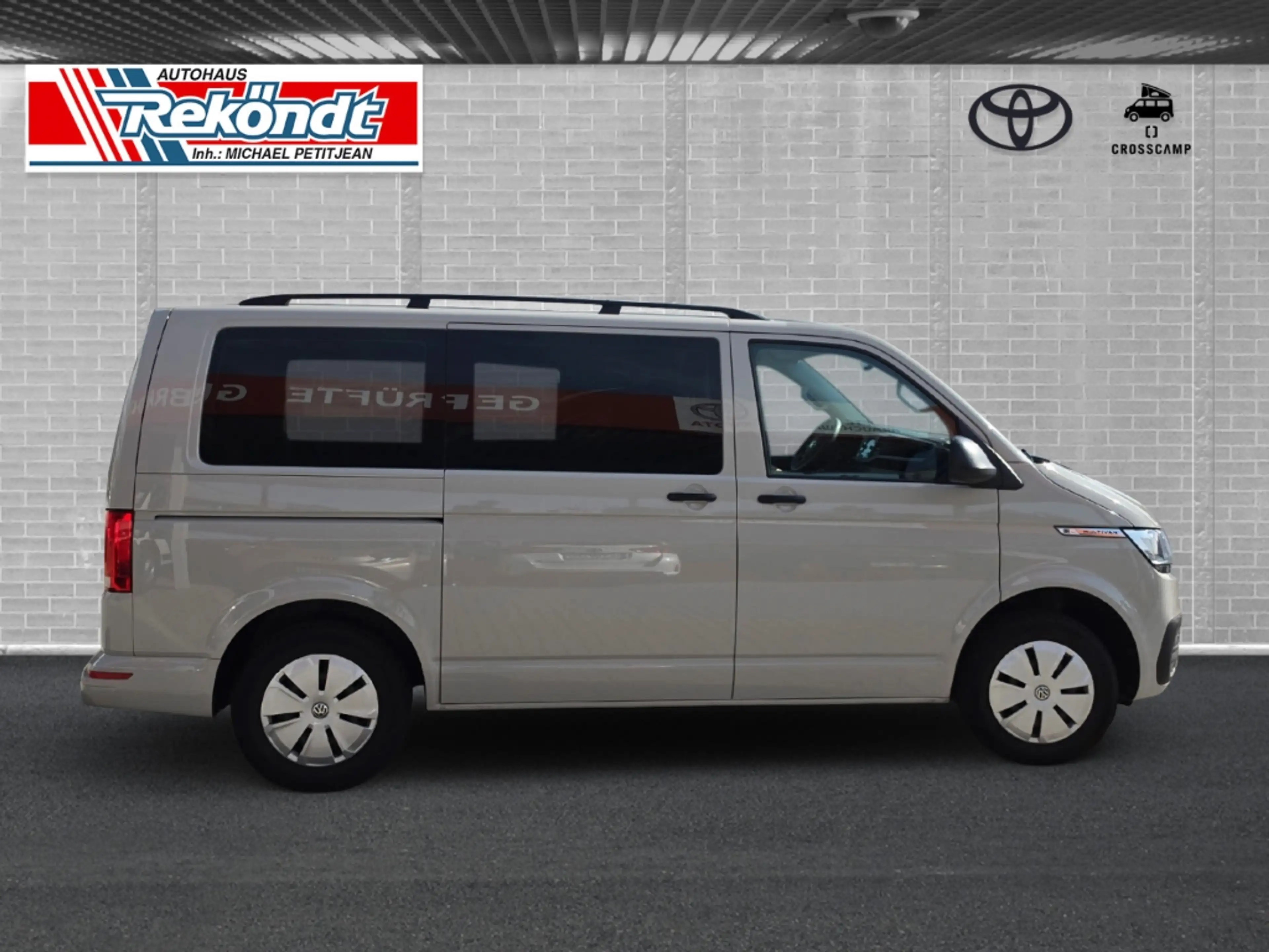 Volkswagen T6.1 Multivan Family DSG SHZ Rückfahrkamera Tisch + Sitz — photo 3