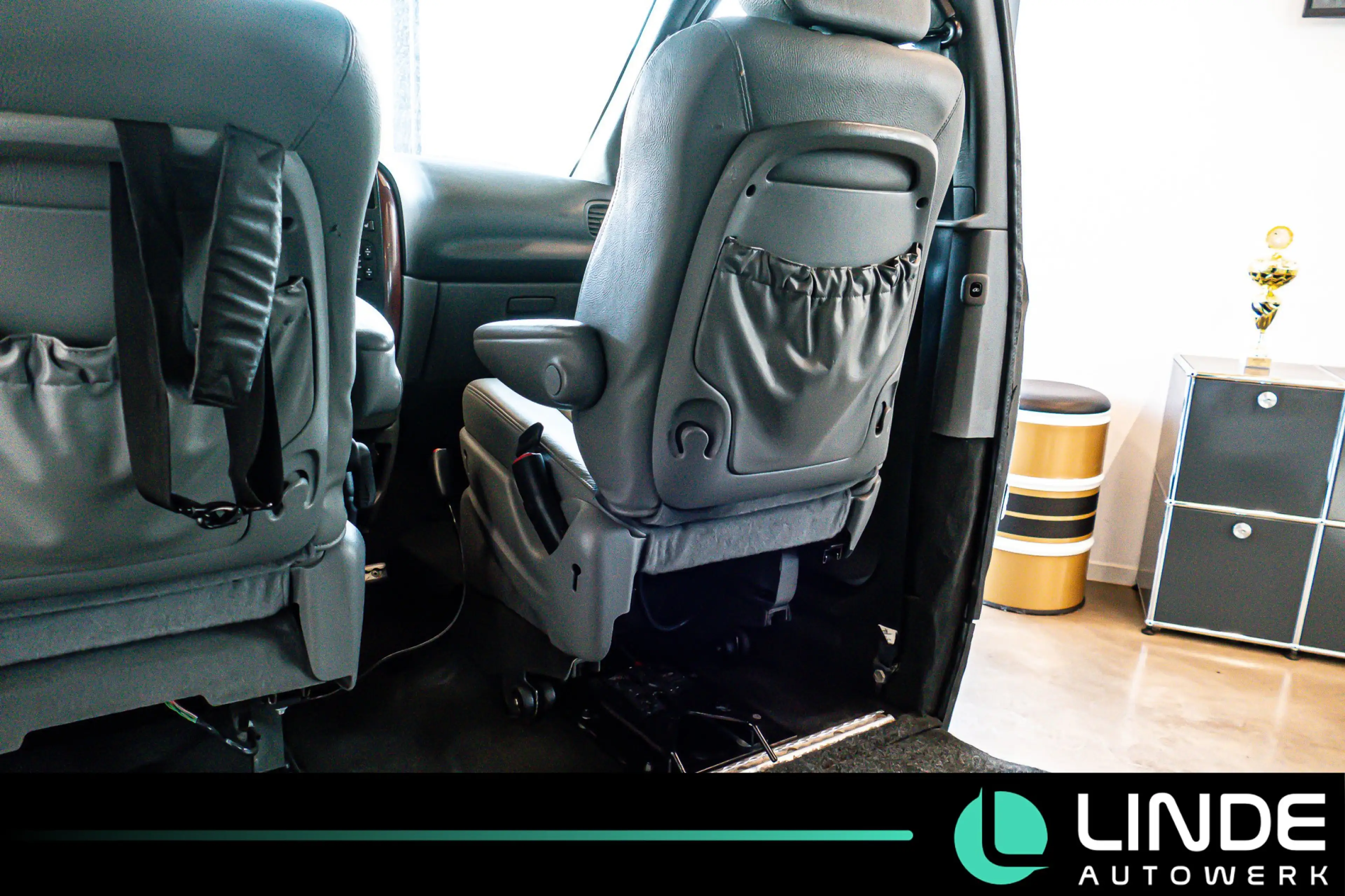 Chrysler Voyager 2.8 CRD LX AUTOMATIK|BEHINDERTENGERECHT — photo 15