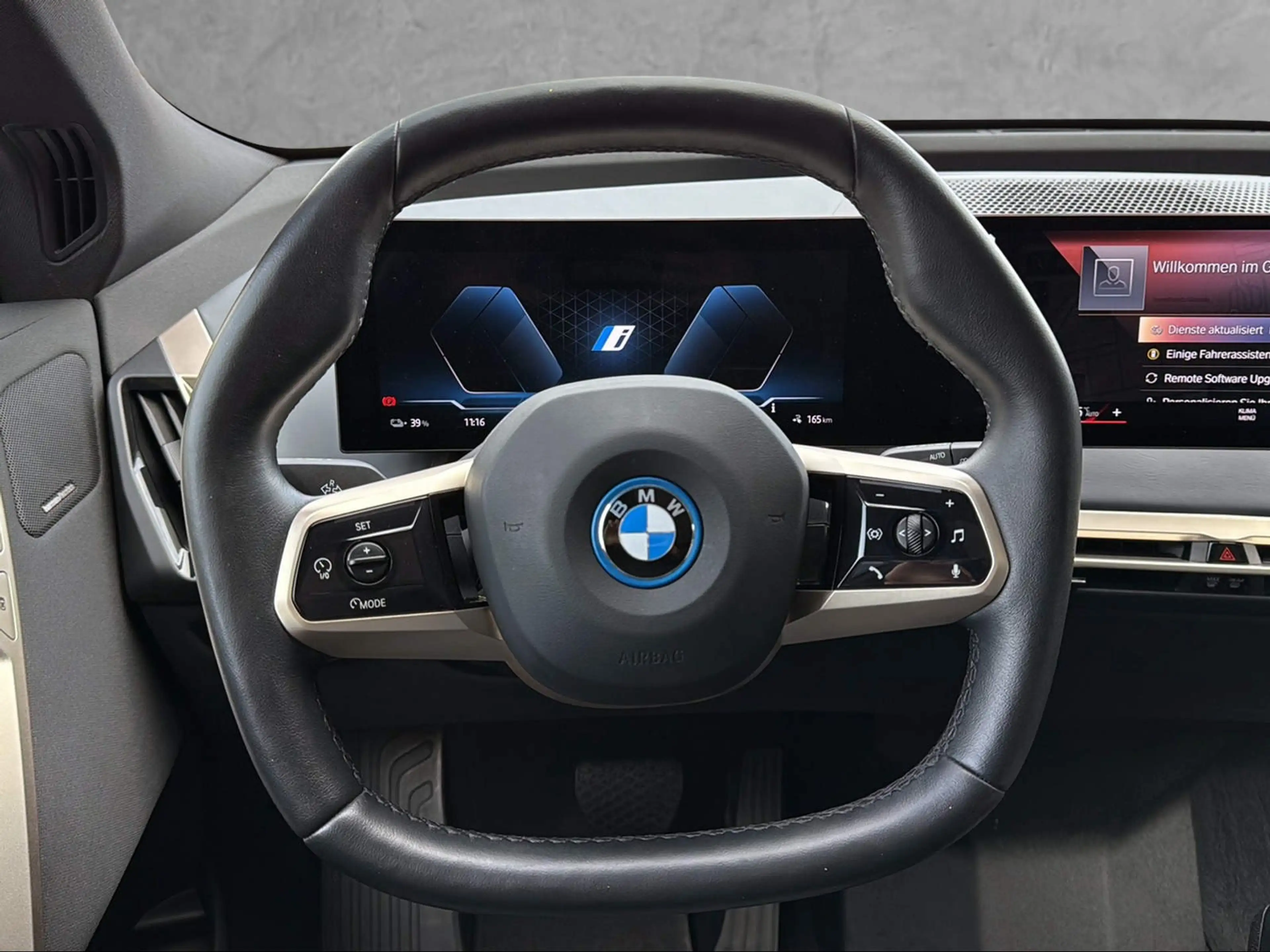 BMW iX xDrive40 Sportpaket — photo 15