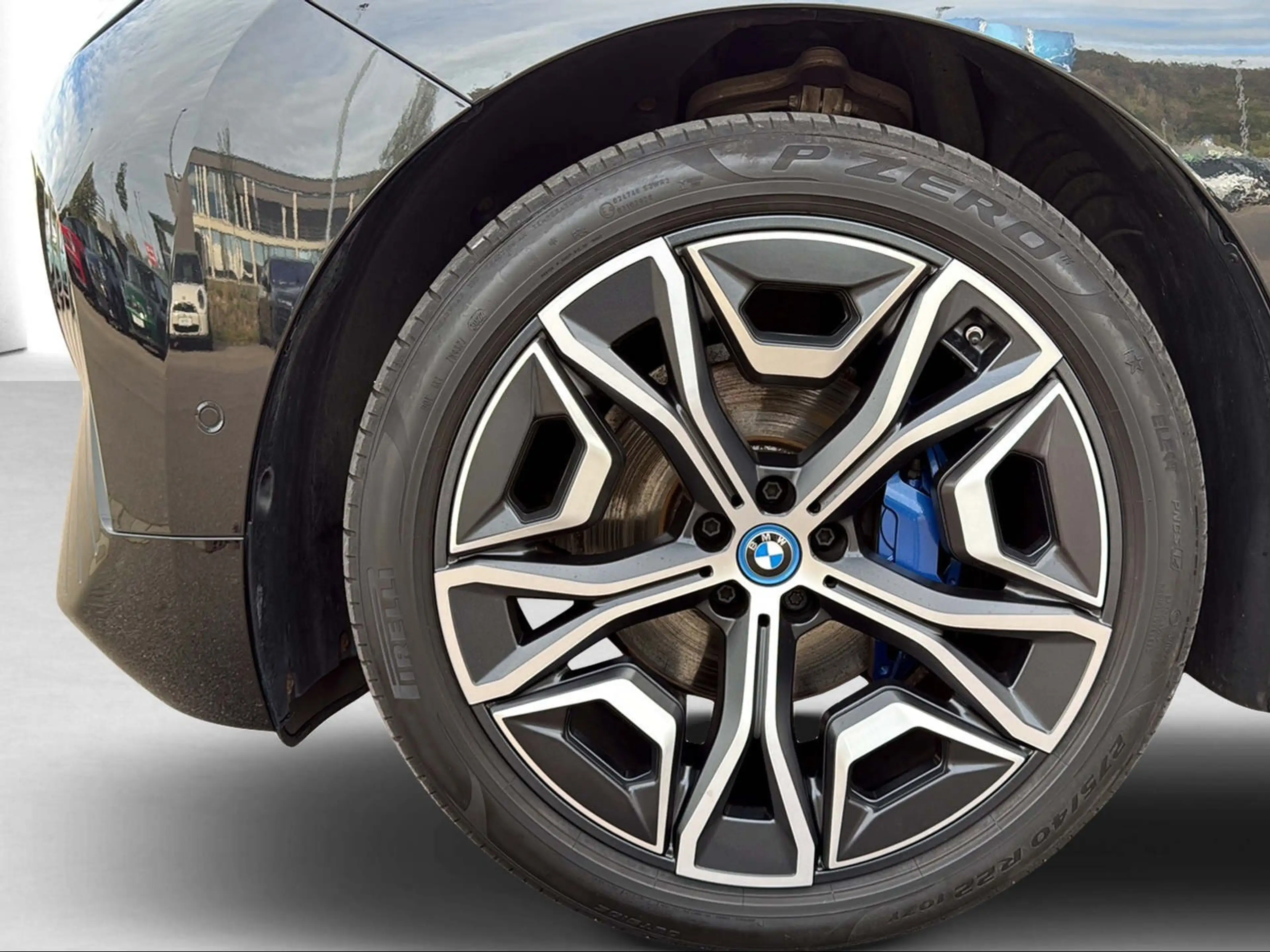 BMW iX xDrive40 Sportpaket — photo 8