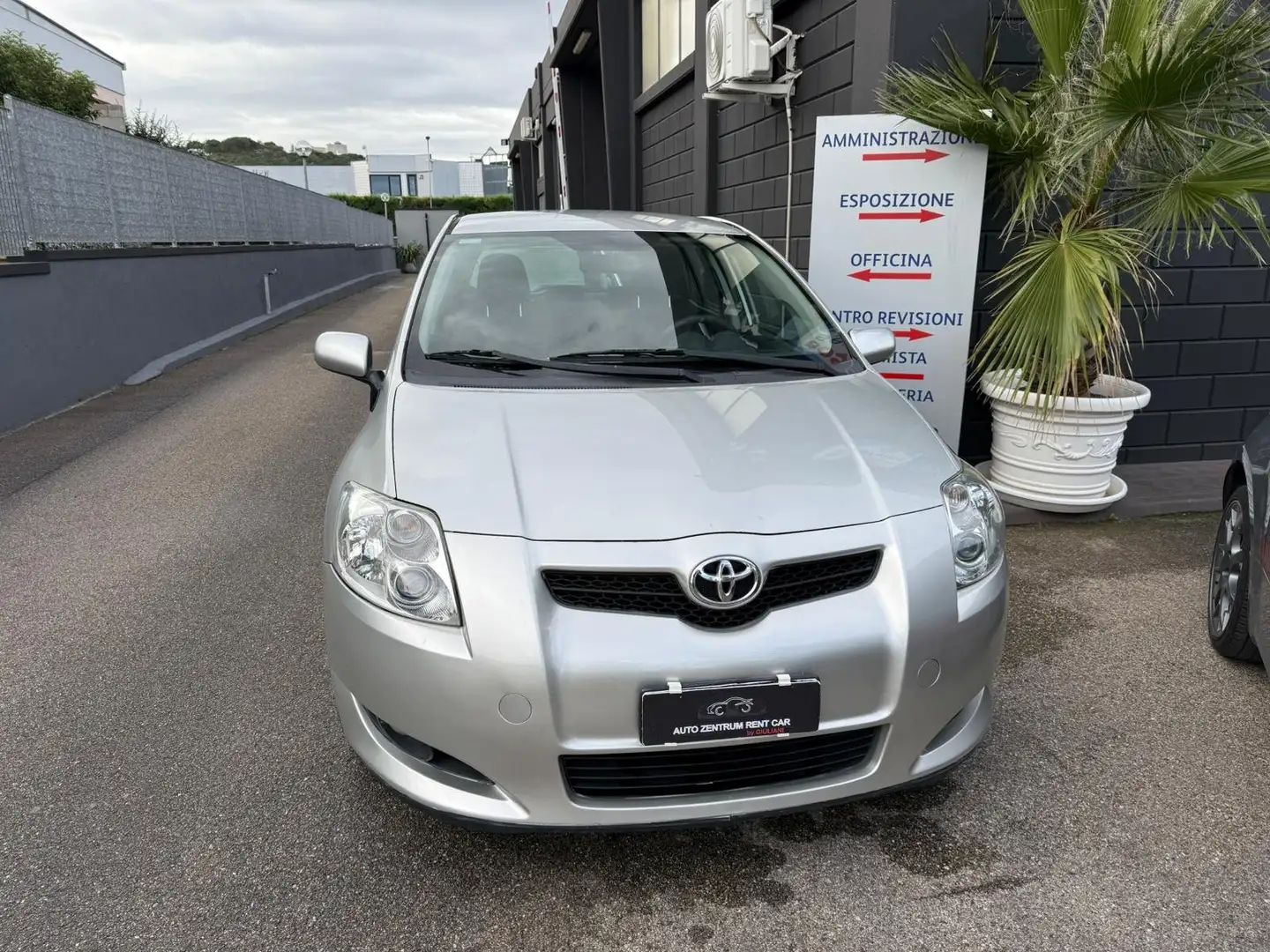 Toyota AURIS 1.4 D Zilver - 1