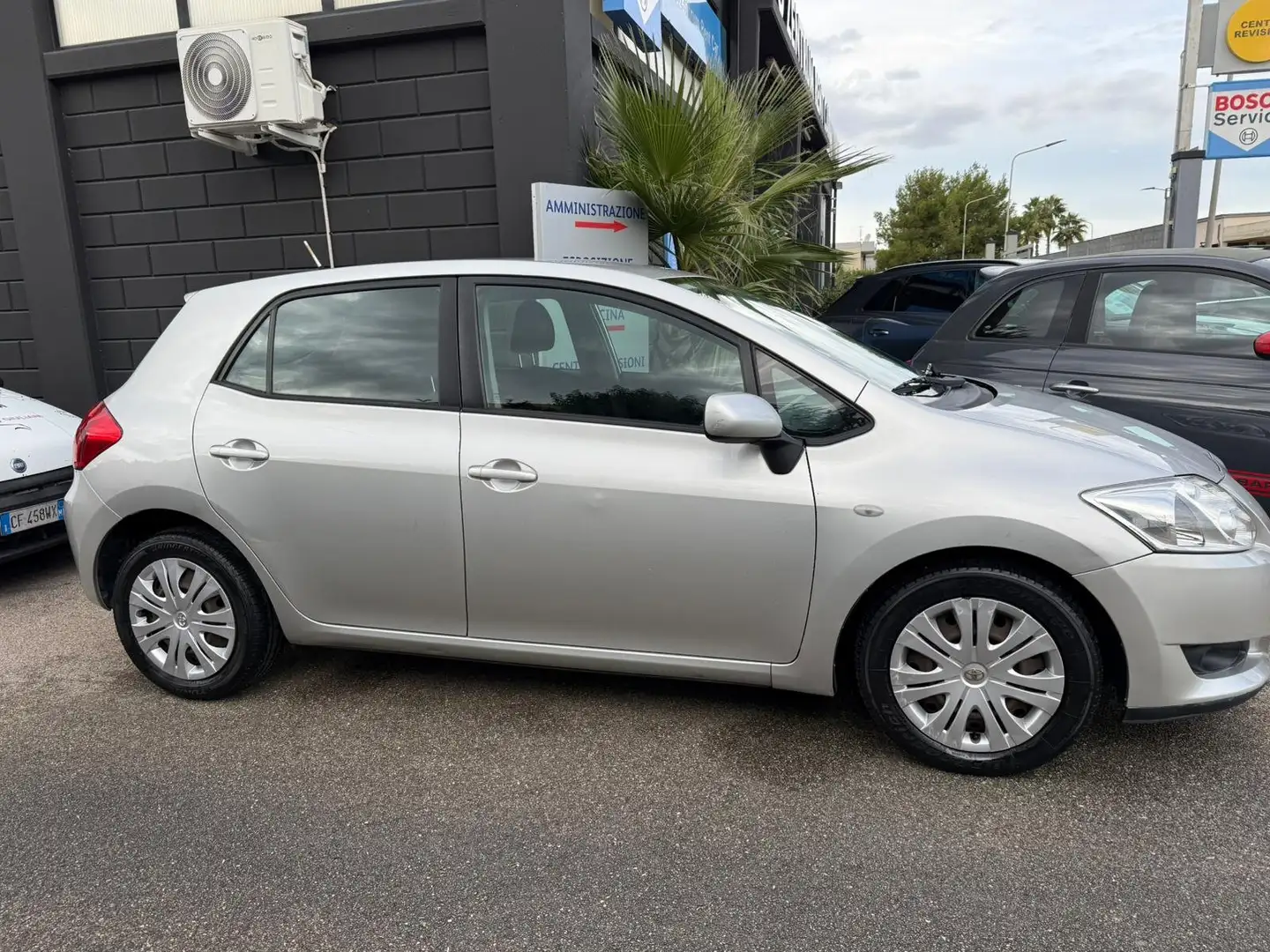 Toyota AURIS 1.4 D Zilver - 2