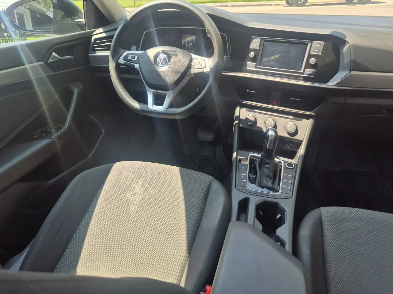 Volkswagen Jetta снимка Volkswagen Jetta