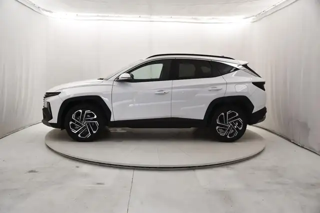 Hyundai Tucson view 2
