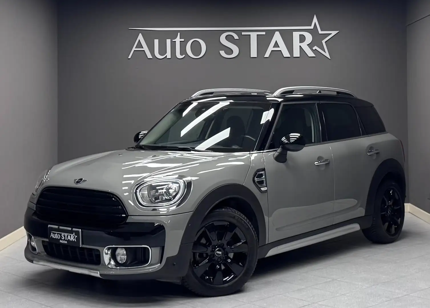 MINI Cooper D Countryman Mini Countryman 2.0 Hype all4 Gris - 1