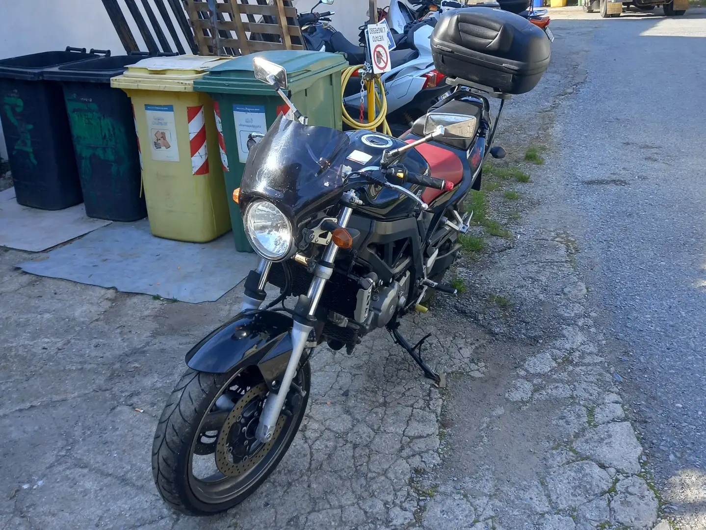 Suzuki SV 650 Noir - 2