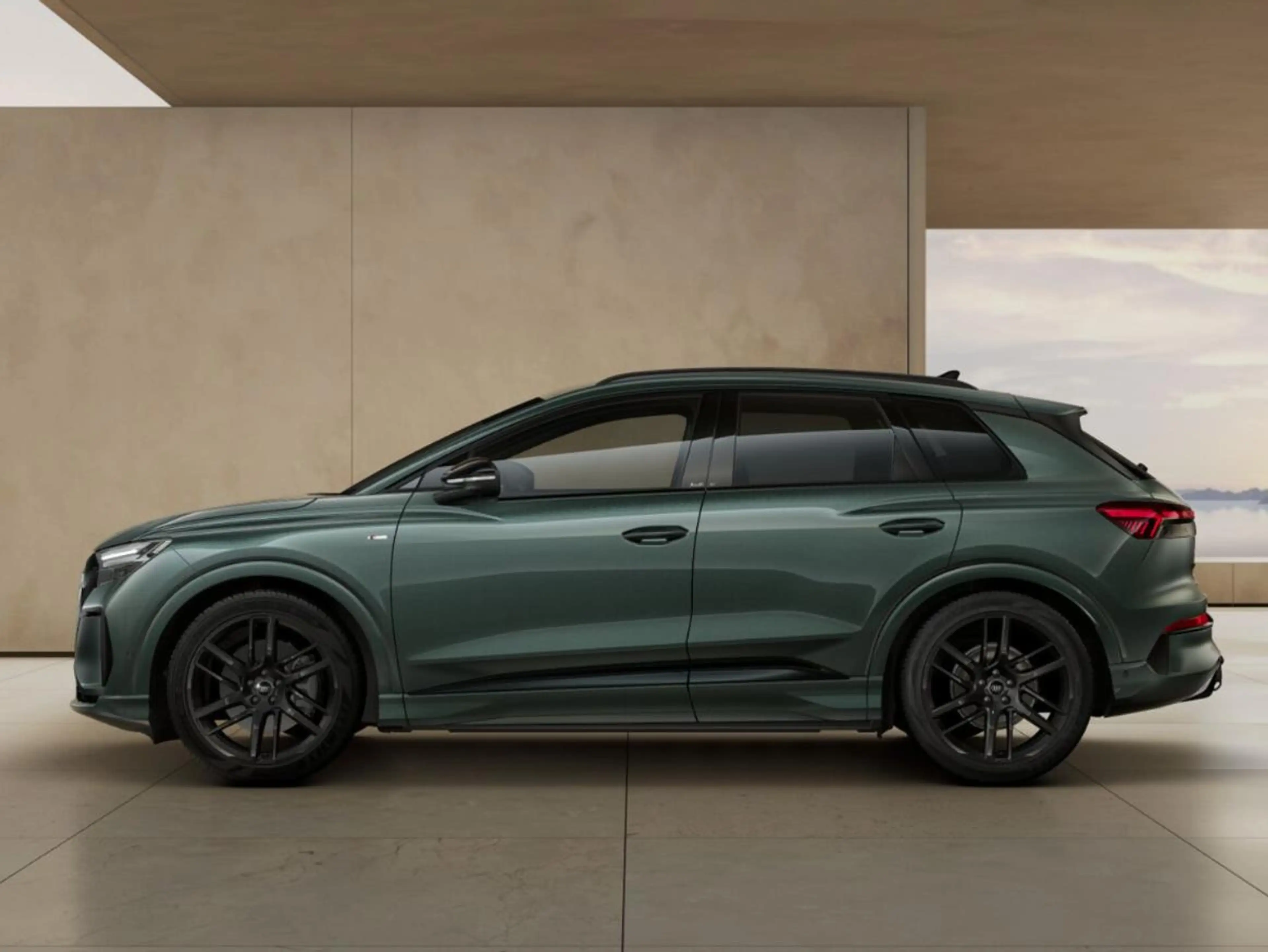 Audi Q4 e-tron S edition e-tron 45 82 kWh 210 kW / 286 PK SUV Ele — photo 2