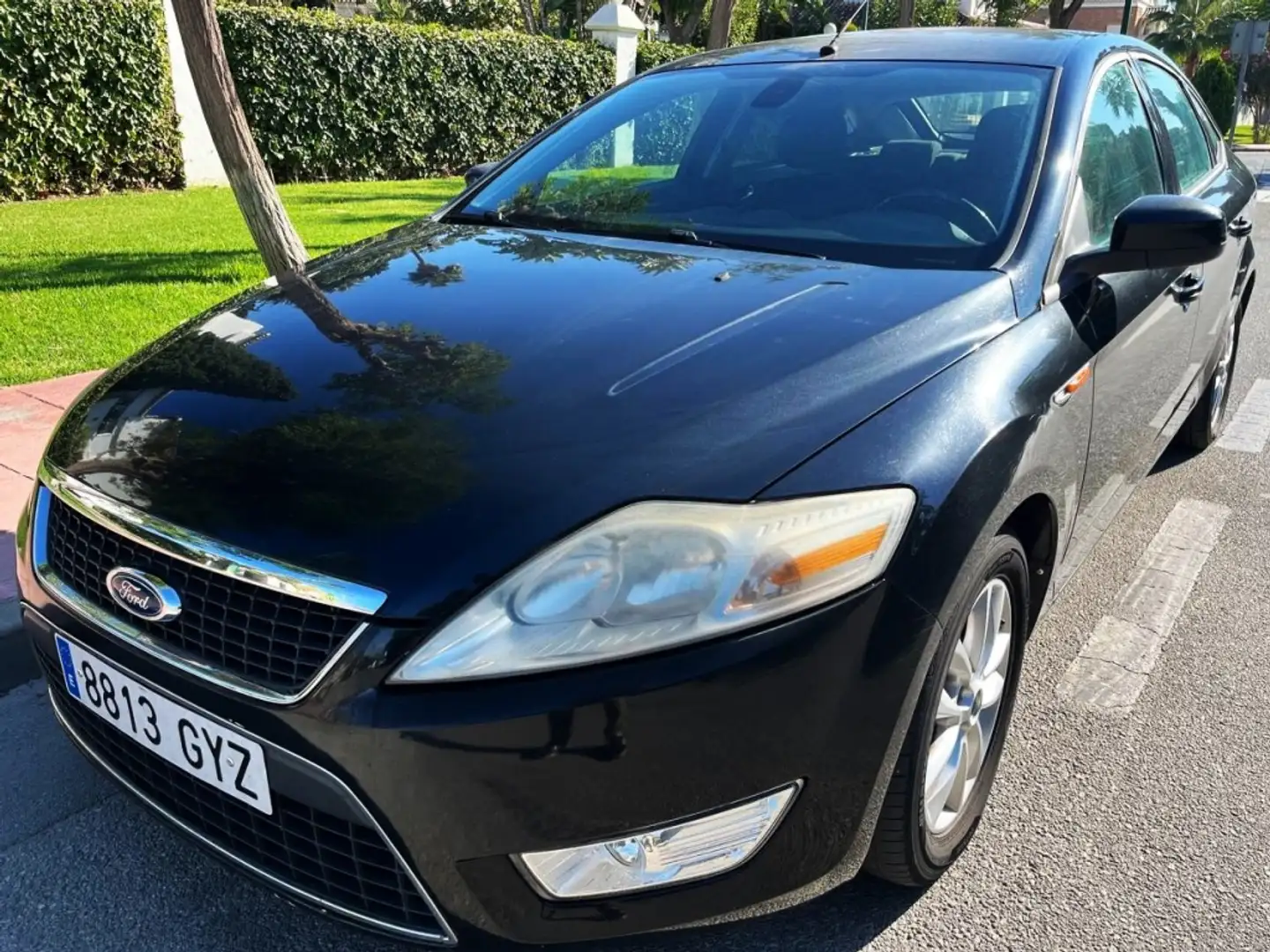 Ford Mondeo Berlina Automático de 5 Puertas Negro - 1
