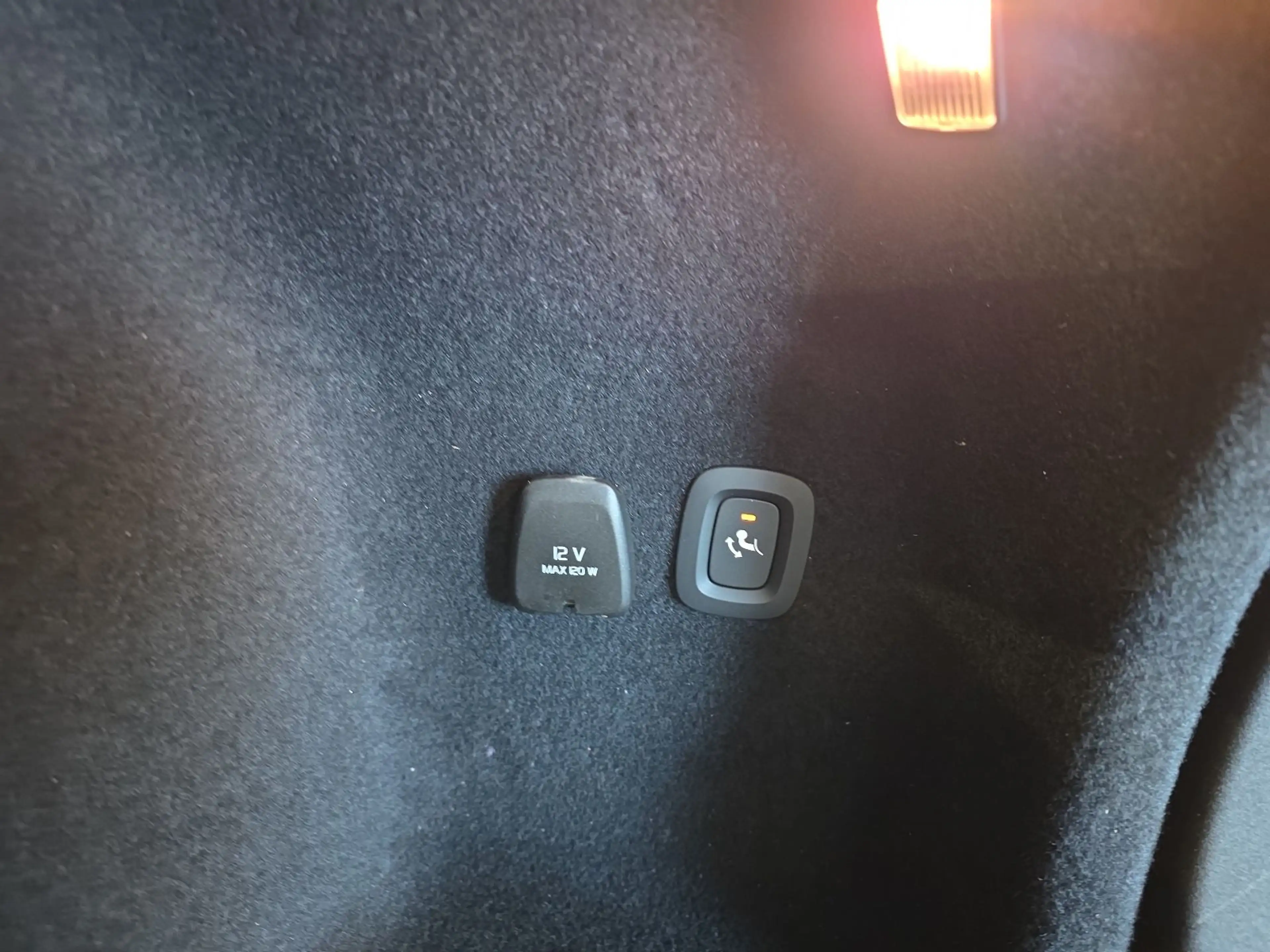 Volvo V60 B4 Plus Dark ACC BLIS Leder Kamera 19Zoll — photo 13