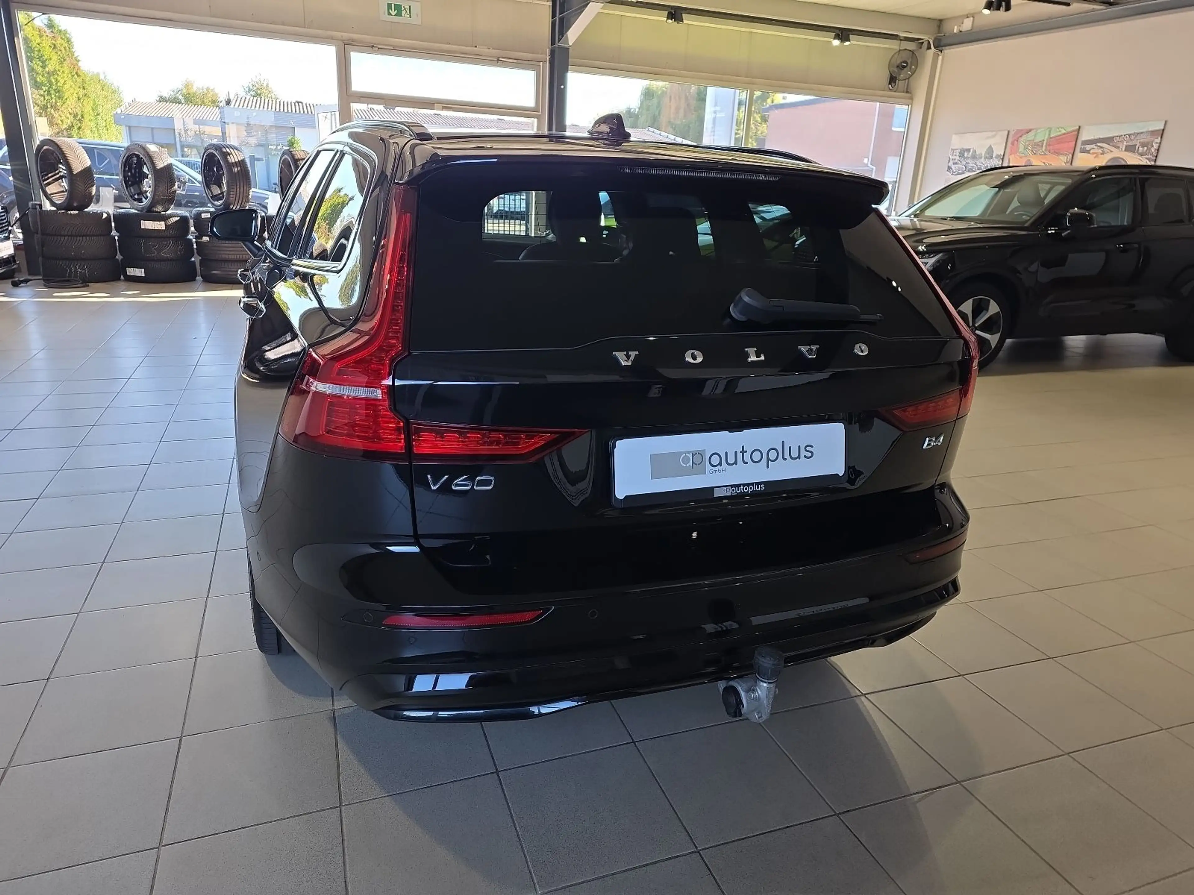 Volvo V60 B4 Plus Dark ACC BLIS Leder Kamera 19Zoll — photo 7