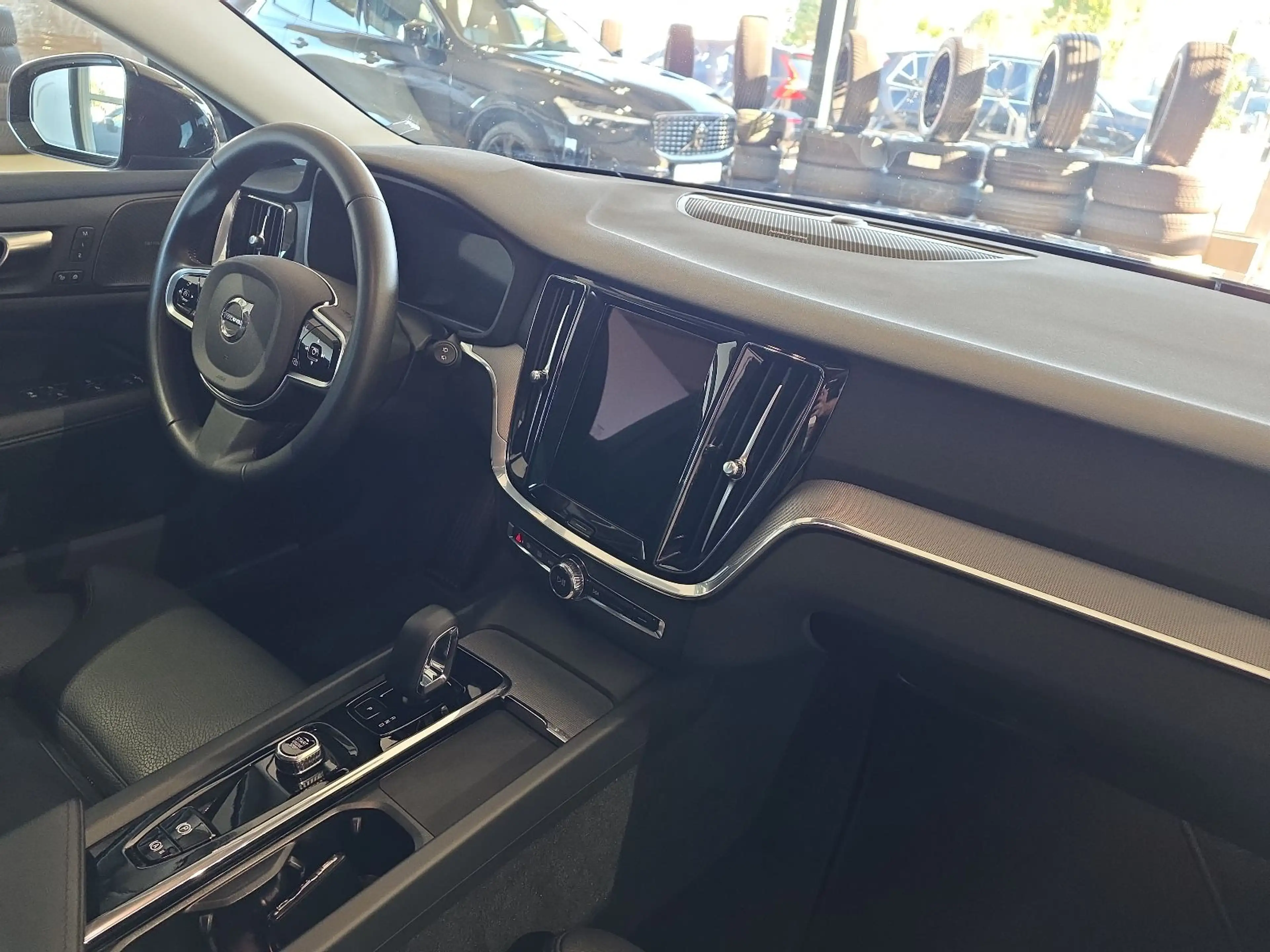 Volvo V60 B4 Plus Dark ACC BLIS Leder Kamera 19Zoll — photo 9