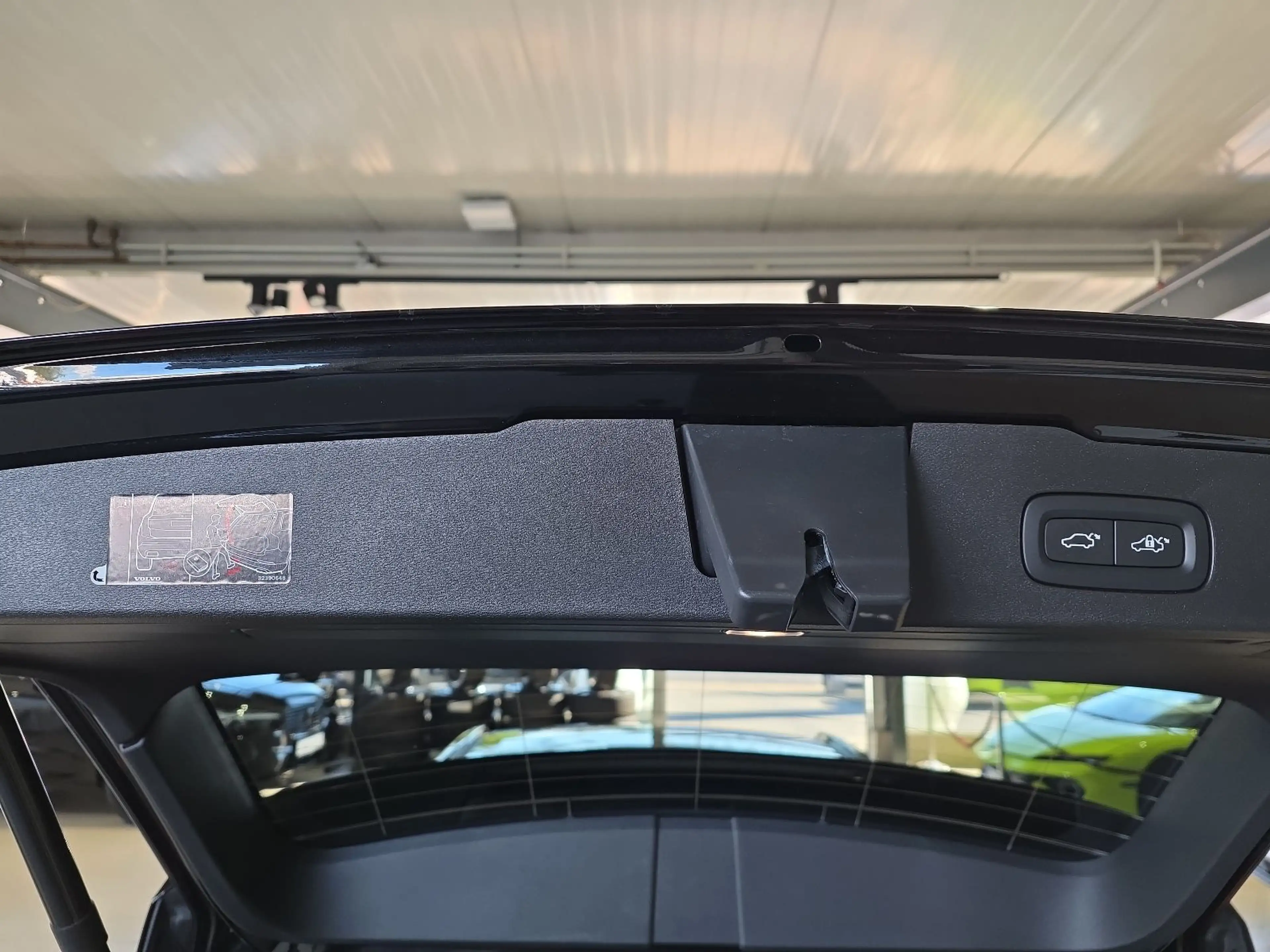 Volvo V60 B4 Plus Dark ACC BLIS Leder Kamera 19Zoll — photo 12