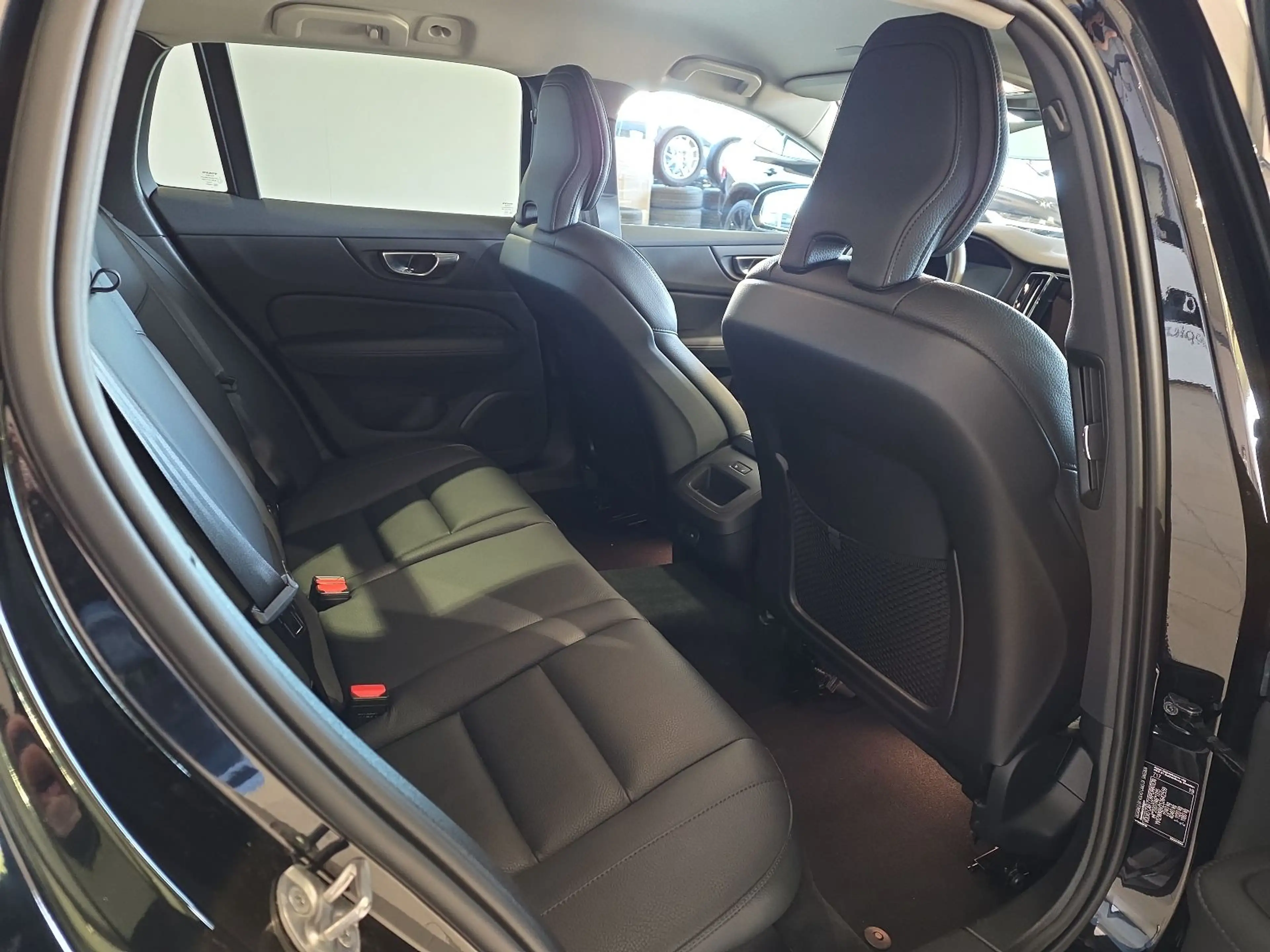 Volvo V60 B4 Plus Dark ACC BLIS Leder Kamera 19Zoll — photo 10