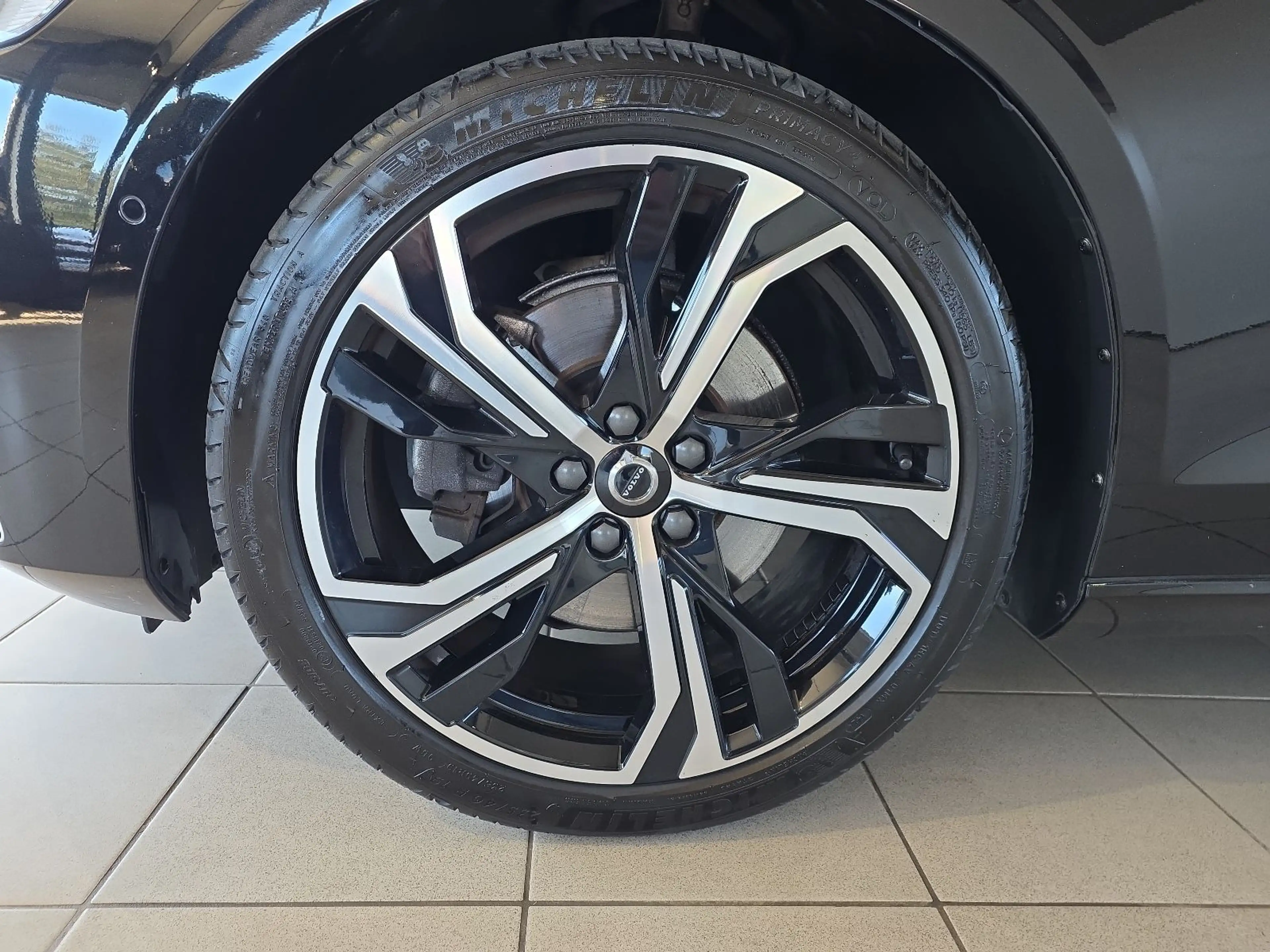 Volvo V60 B4 Plus Dark ACC BLIS Leder Kamera 19Zoll — photo 32