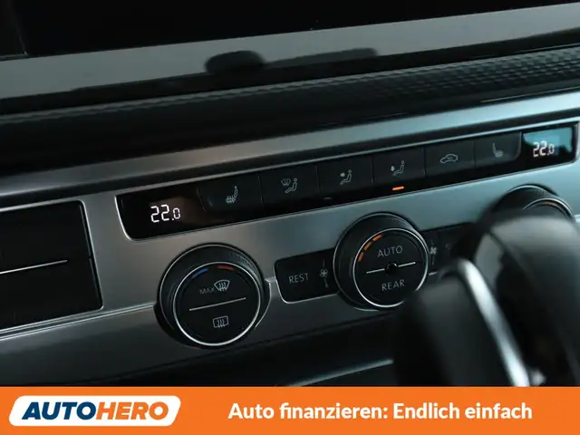 Volkswagen Multivan view 24
