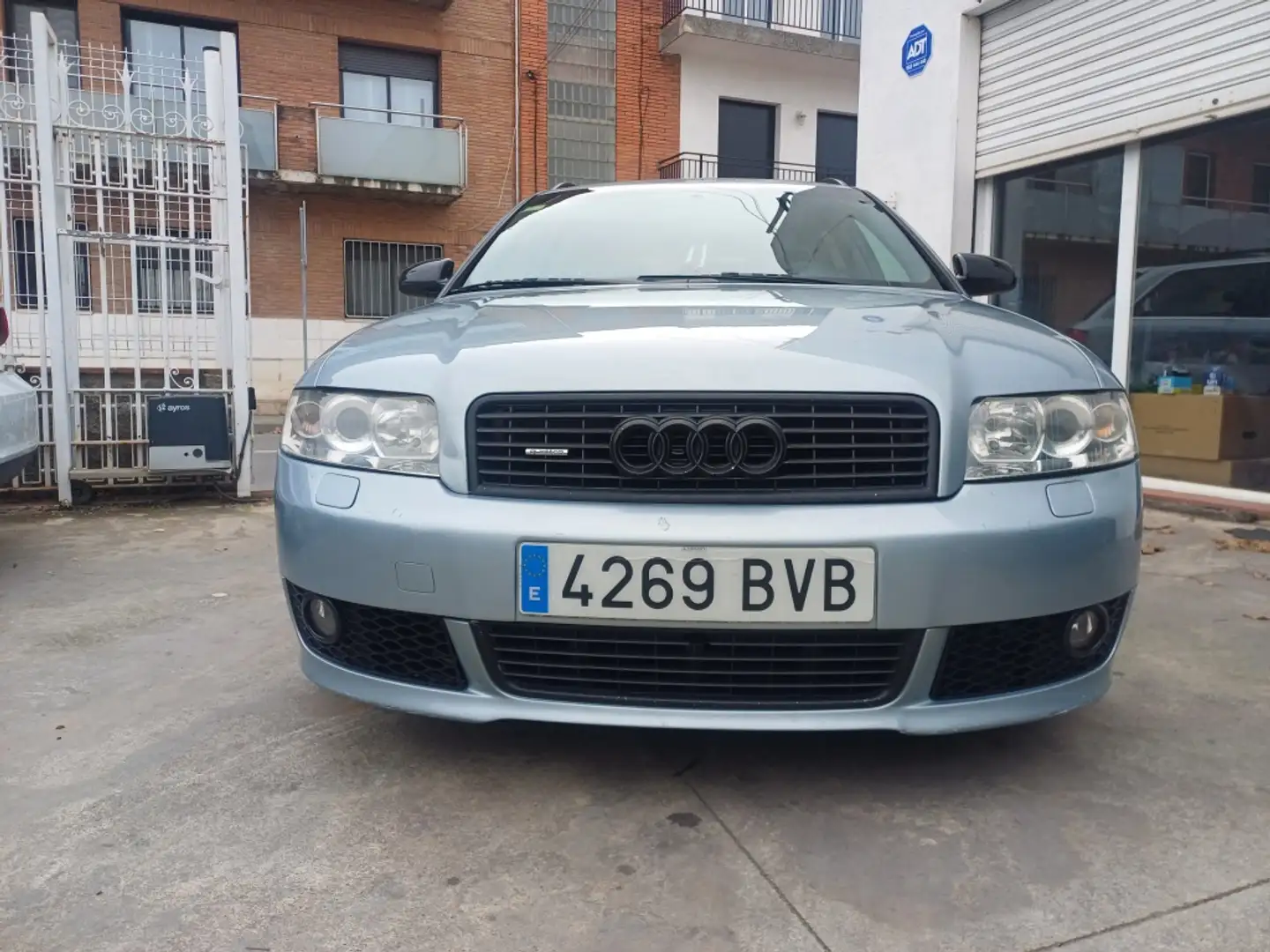 Audi A4 1.8T Gris - 2