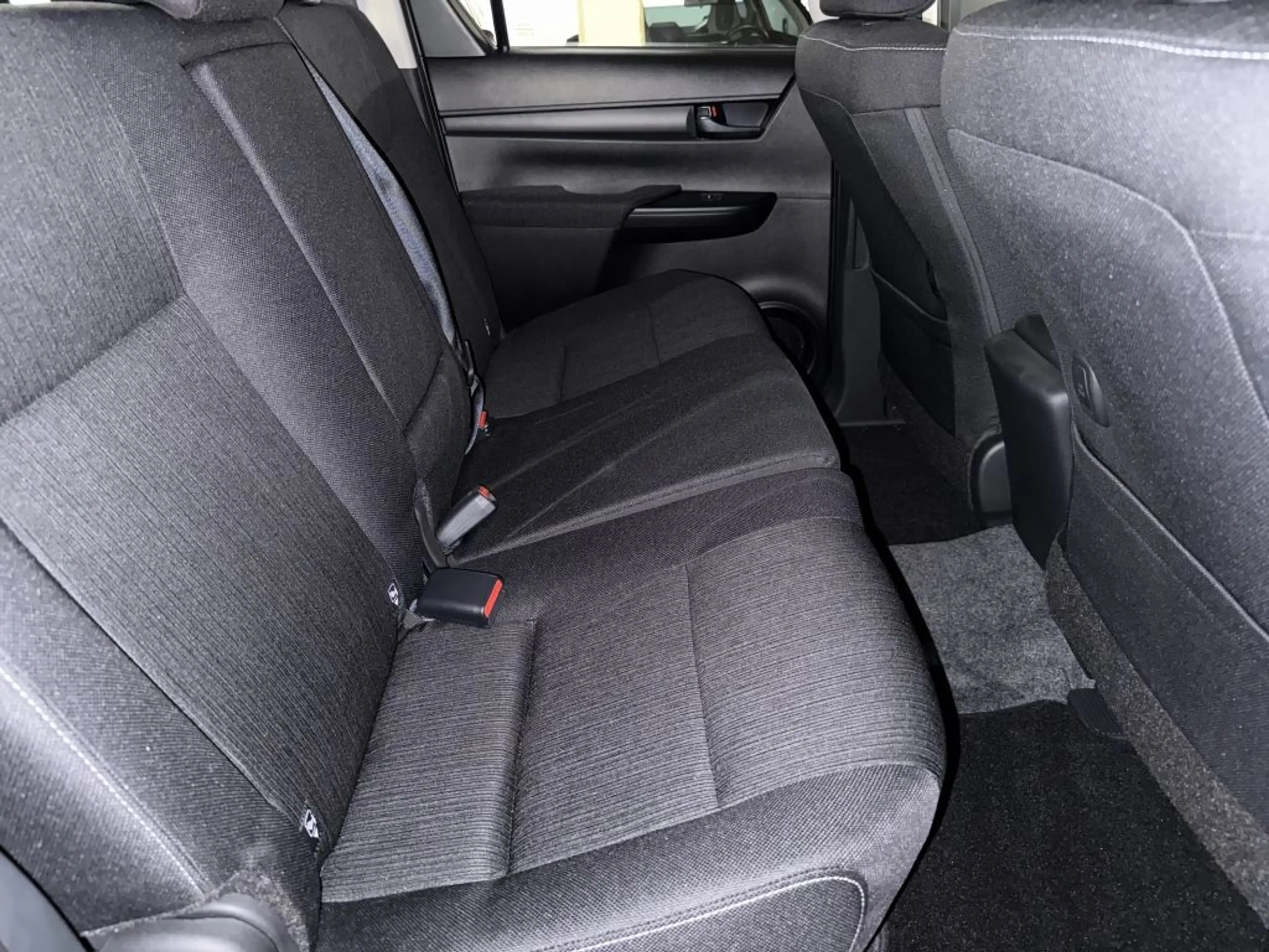 Toyota Hilux 2.4 Double Cab Duty Automatik,CarPlay,ACC,Kamera — photo 11