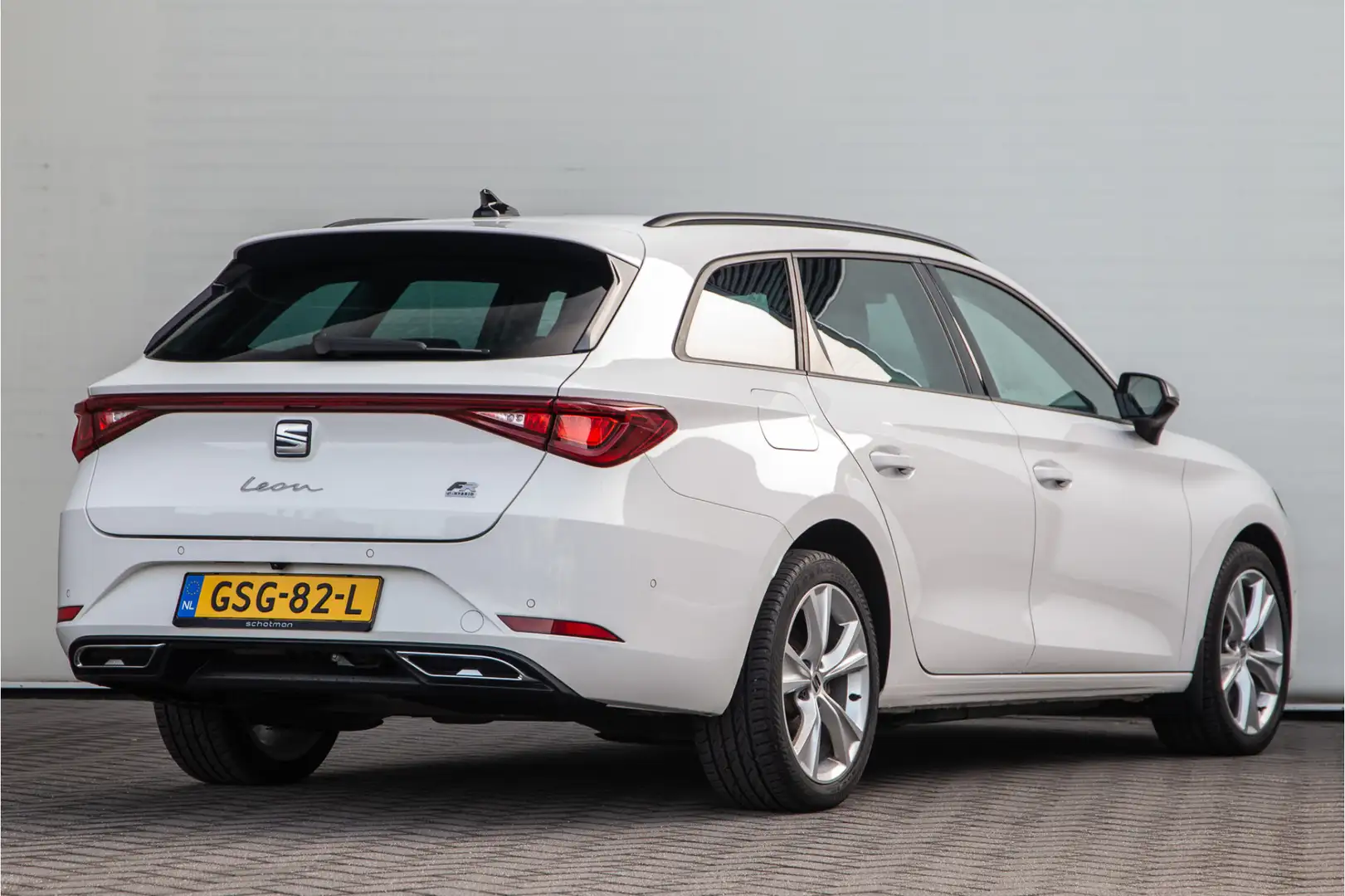 SEAT Leon e-Hybrid Sportstourer 1.4 TSI eHybrid PHEV FR Navi, Trekhaa Fehér - 2