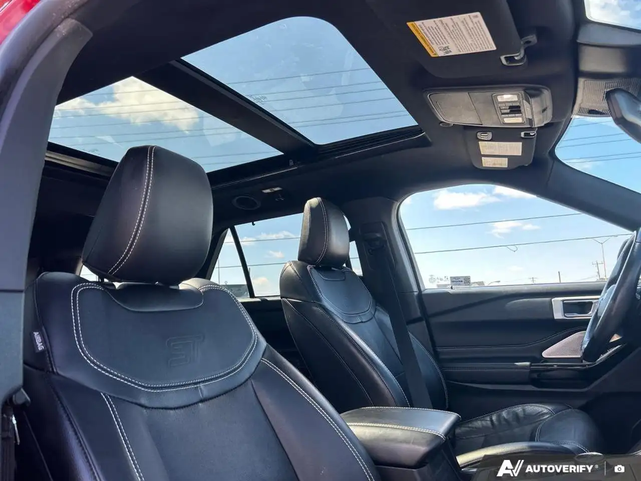Ford Explorer photo Ford Explorer