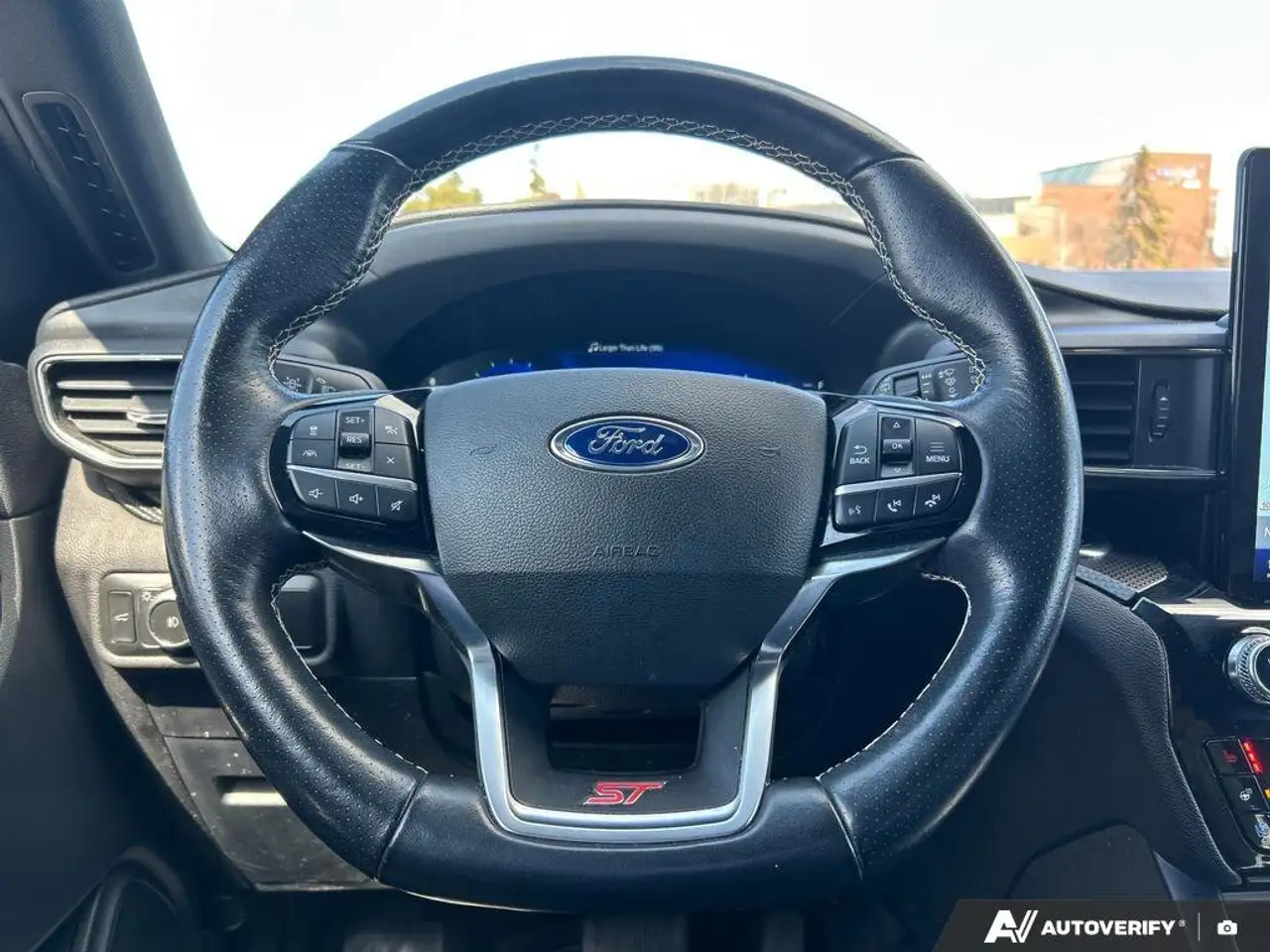 Ford Explorer photo Ford Explorer