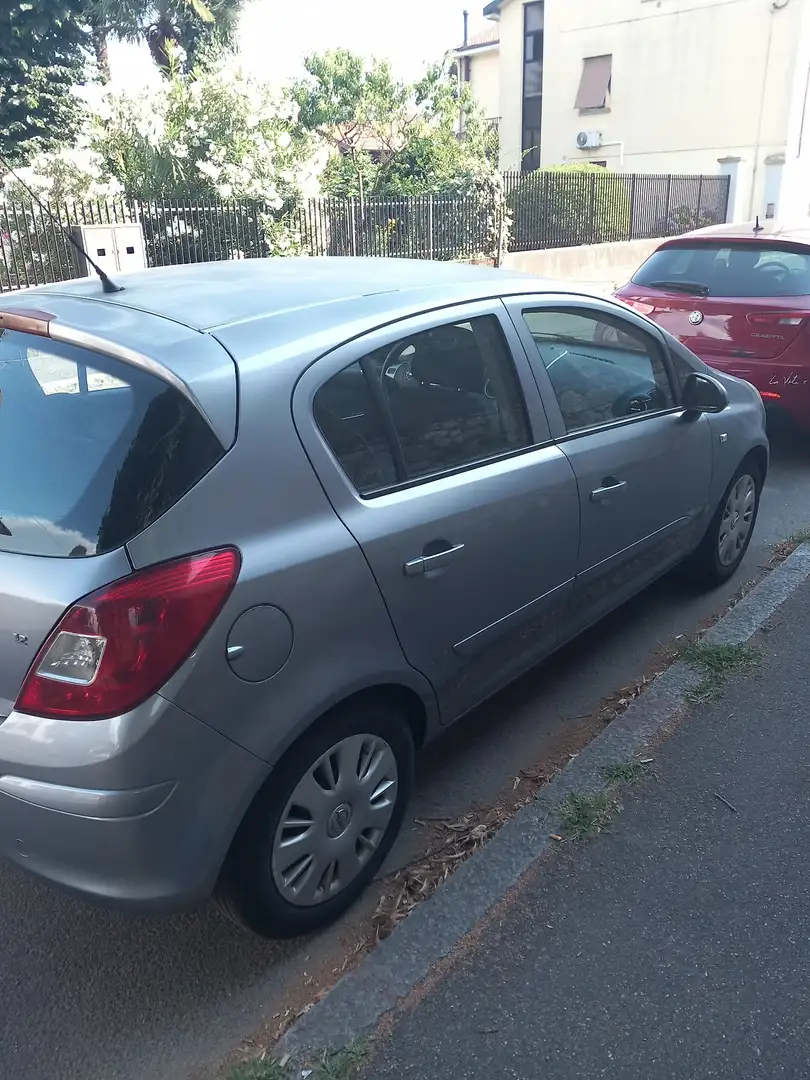 Opel Corsa 5porte - 1
