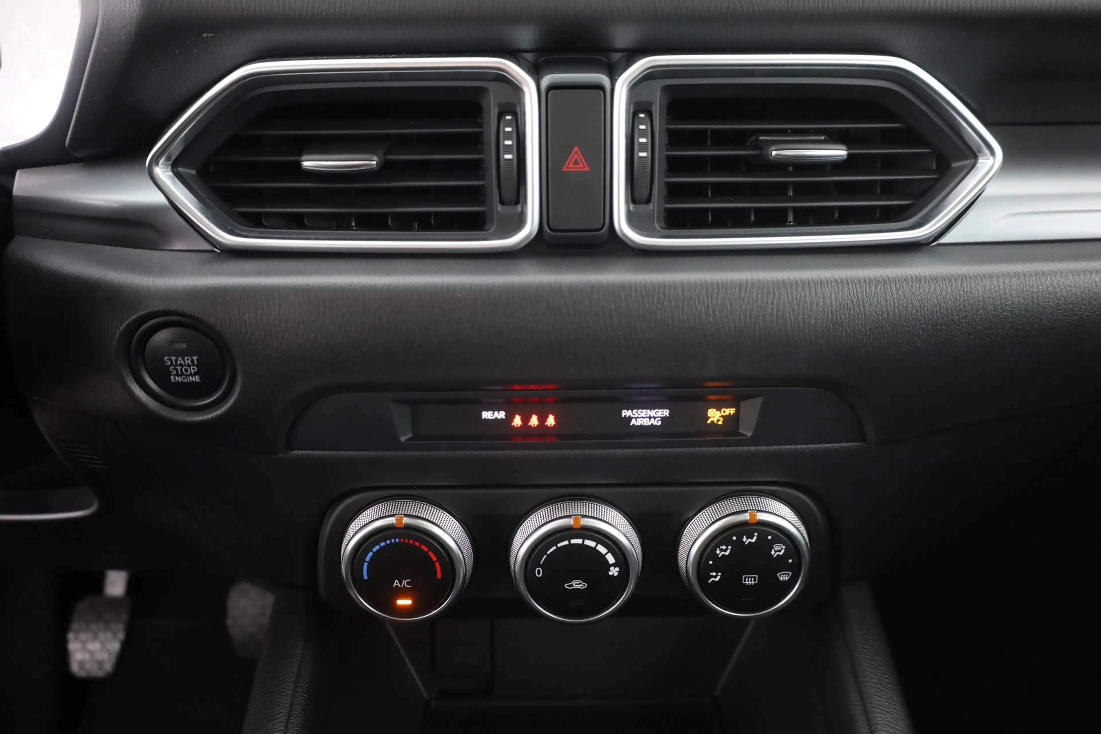Mazda CX-5 2.0 SKYACTIVE-G Prime-Line LED Navi USB — photo 12