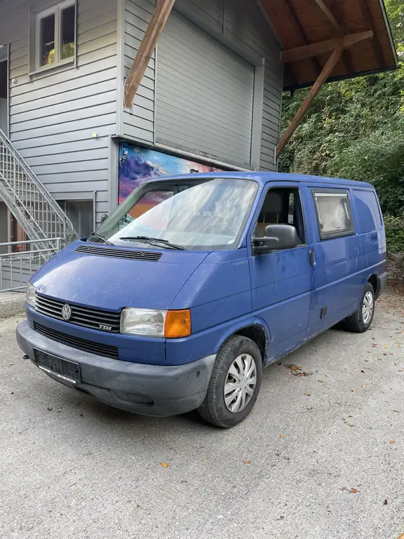 Volkswagen T4 Kombi 2001 из Европы — купить под ключ