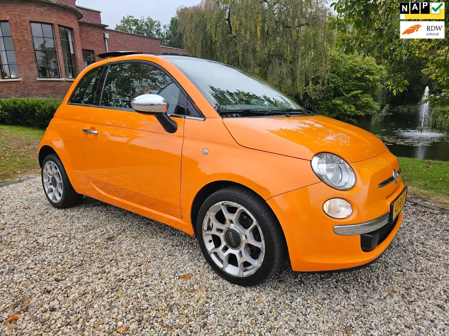 Fiat 500 0.9 TwinAir Lounge PANORAMA/leer Orange - 1
