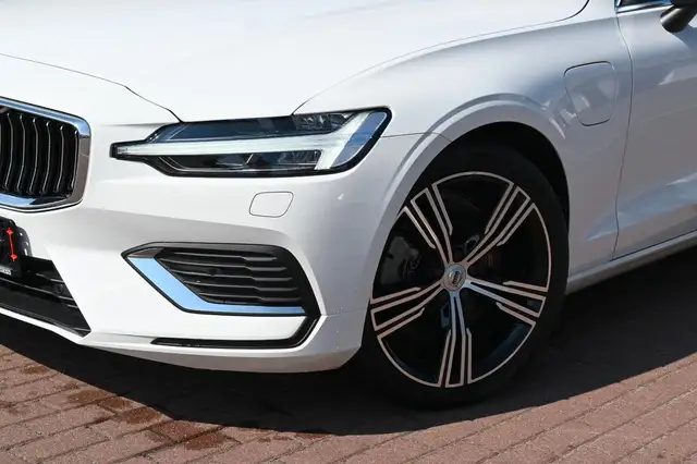 Volvo V60 view 2