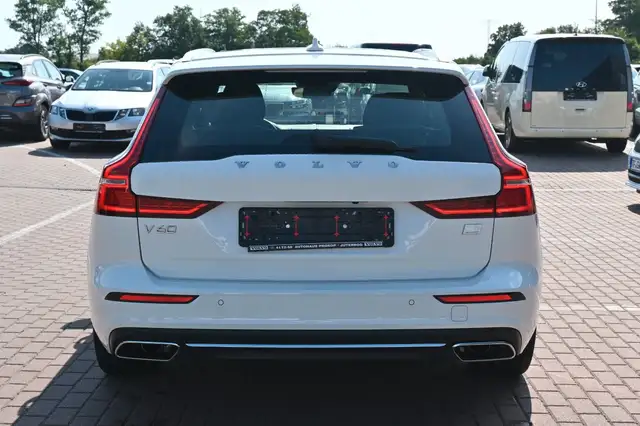 Volvo V60 view 5