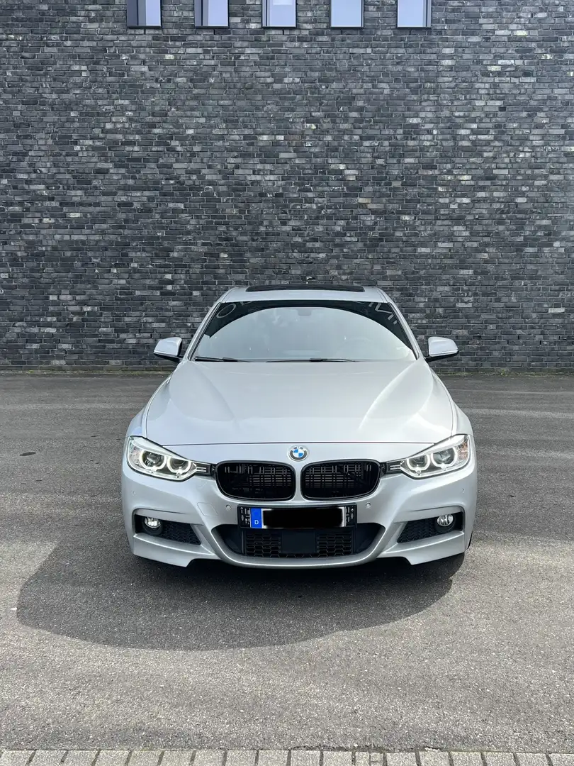 BMW 335 F30 M Paket HUD+BIXENON+SHZ+8 GANG Tausch möglich - 2
