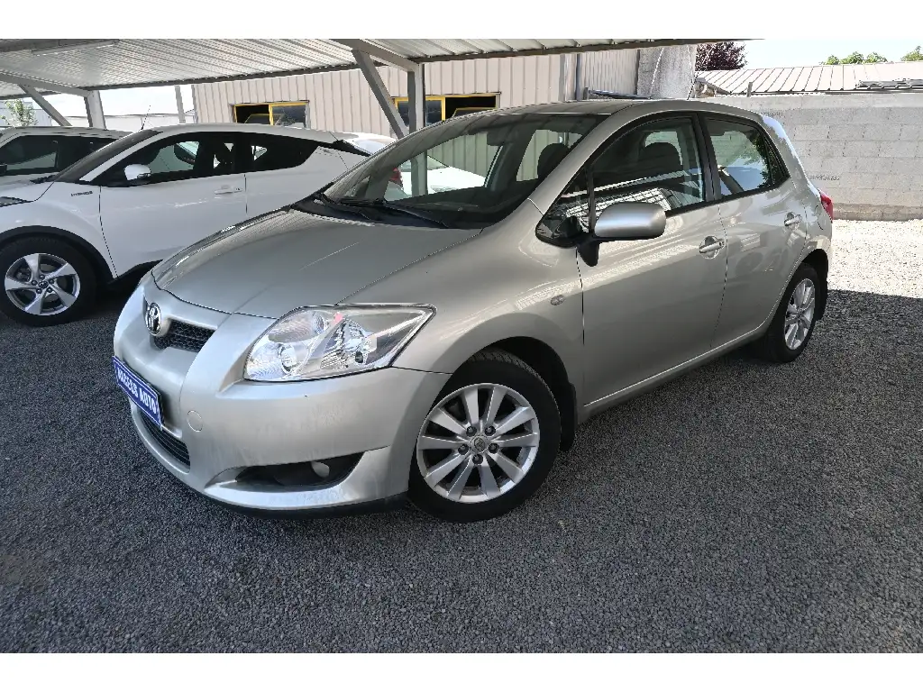 Toyota Auris 2008 из Европы — купить под ключ