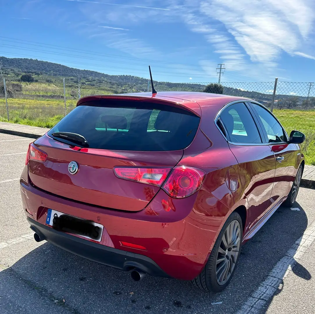 Alfa Romeo Giulietta 1.7 TBi Quadrifoglio Verde crvena - 2