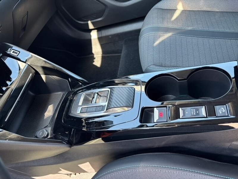 Peugeot e-2008 e-2008 Allure Pack +180°Kamera+Klimaautomatik+ — photo 10